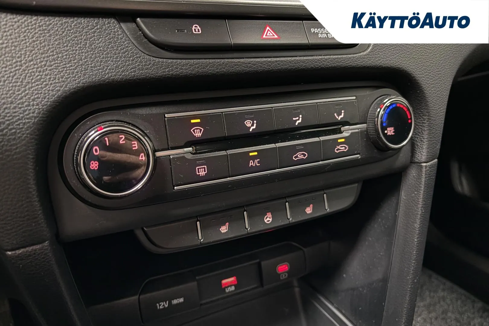 KIA Ceed JNP-894 carousel image