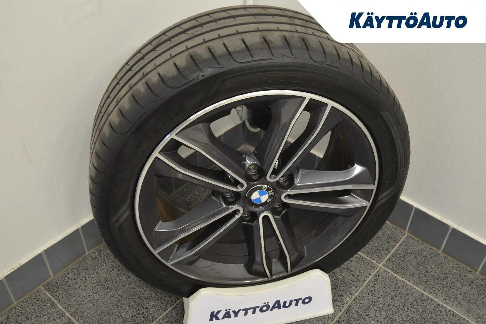 BMW 218 LPP-481 carousel image