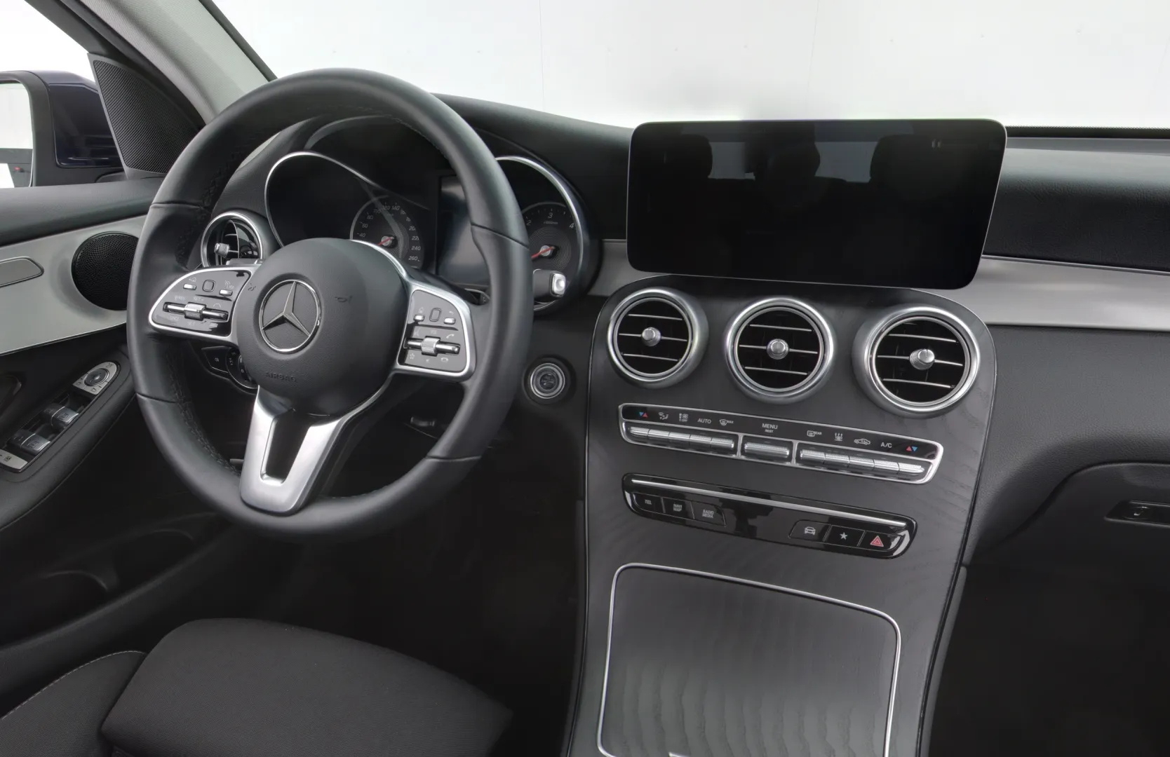 MERCEDES-BENZ GLC FRI-194 carousel image