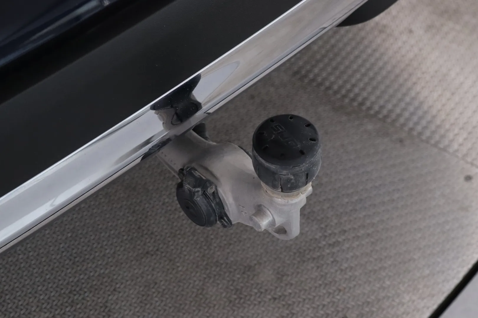 MERCEDES-BENZ GLC FRI-194 carousel image