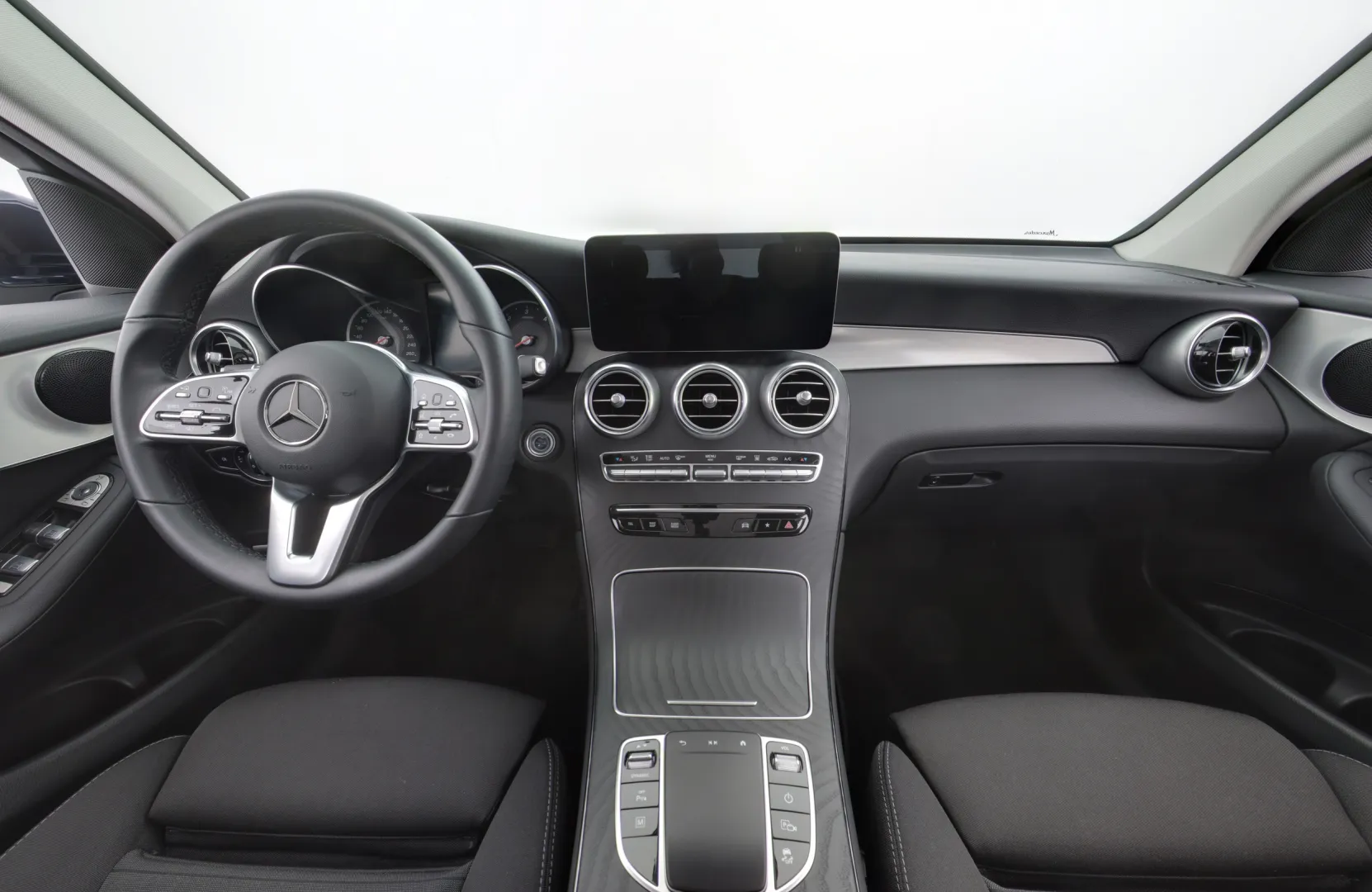 MERCEDES-BENZ GLC FRI-194 carousel image