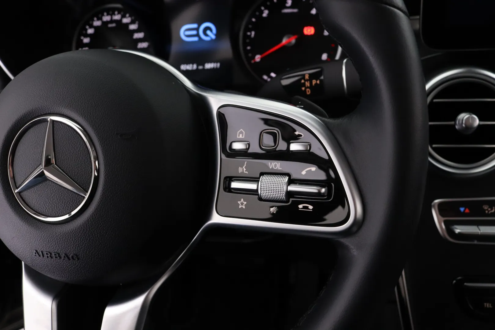 MERCEDES-BENZ GLC FRI-194 carousel image