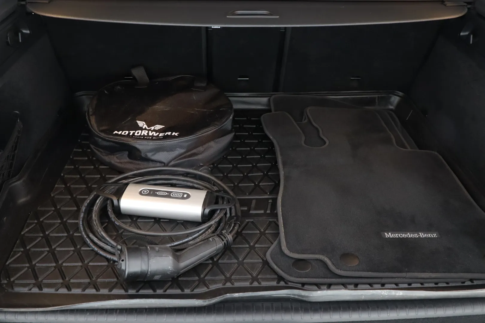 MERCEDES-BENZ GLC FRI-194 carousel image