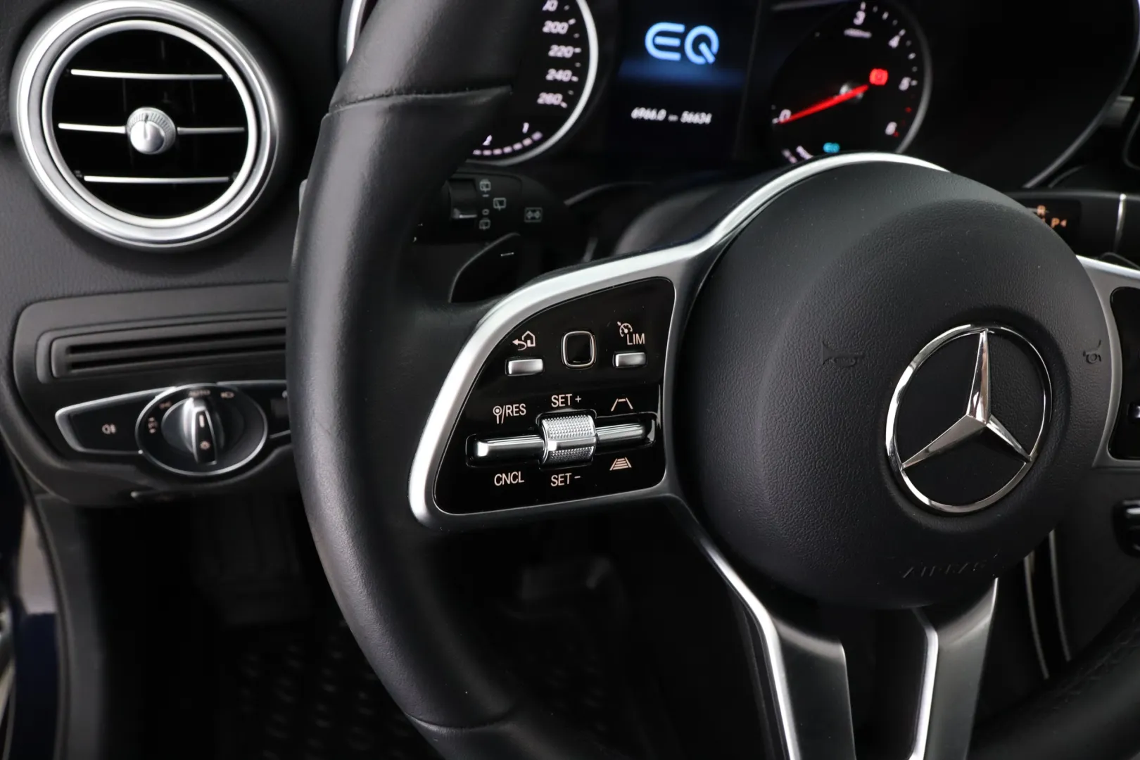 MERCEDES-BENZ GLC FRI-194 carousel image