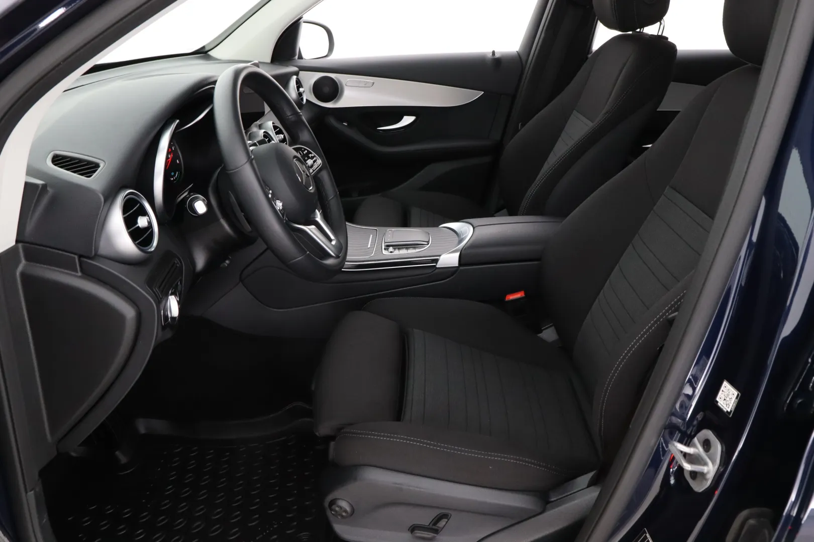 MERCEDES-BENZ GLC FRI-194 carousel image