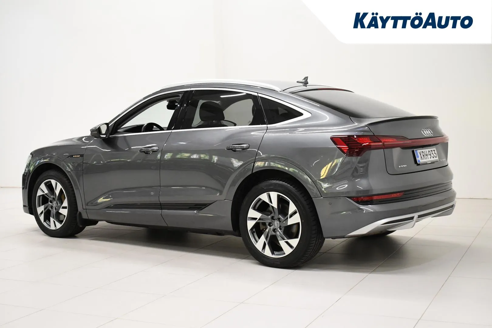 AUDI e-tron XRH-933 carousel image