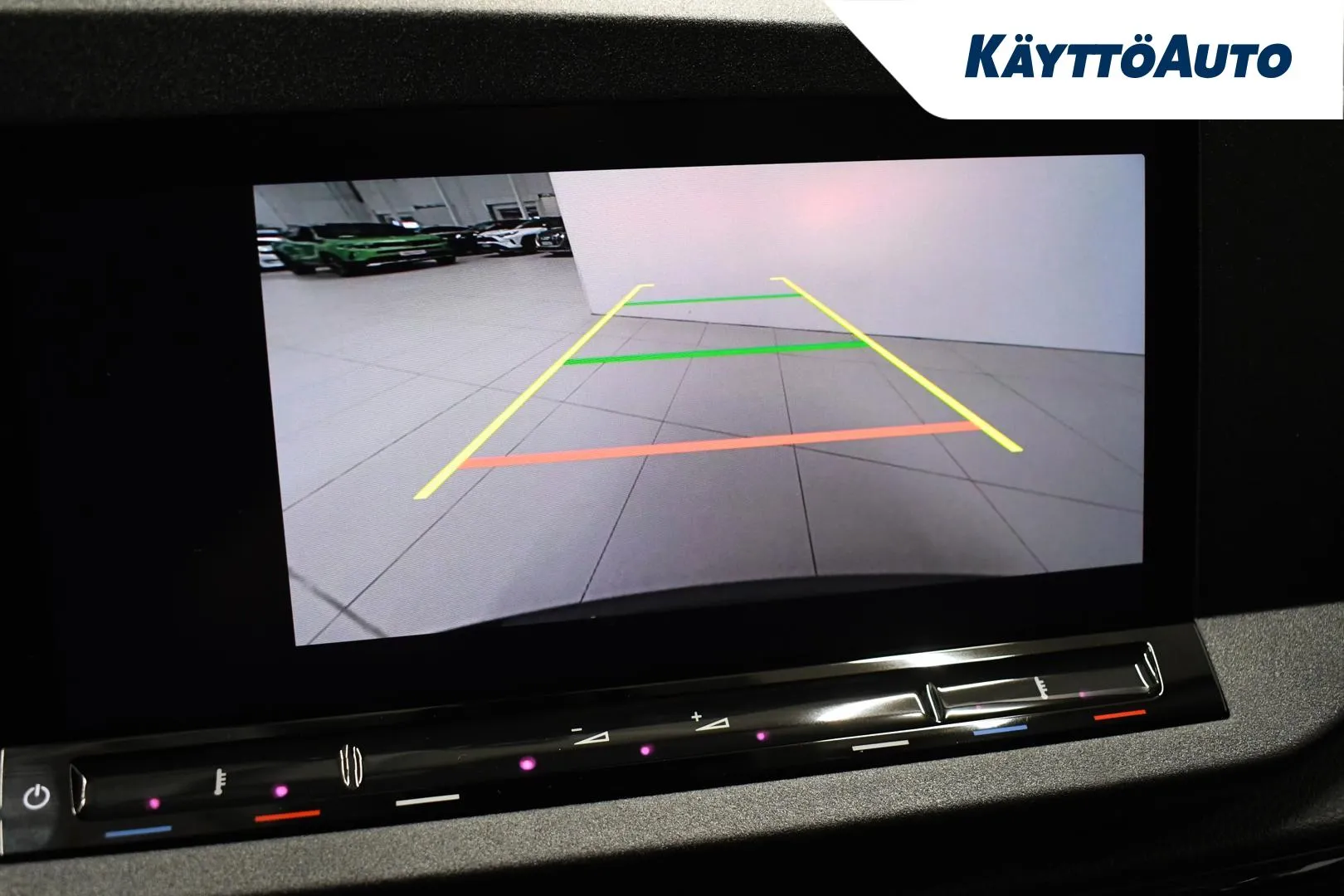 Volkswagen Caddy Maxi 032129 carousel image