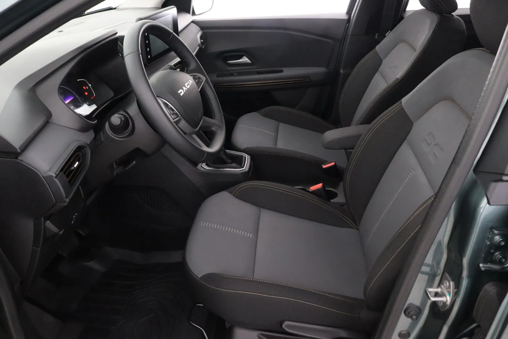 DACIA Jogger MPE-141 carousel image