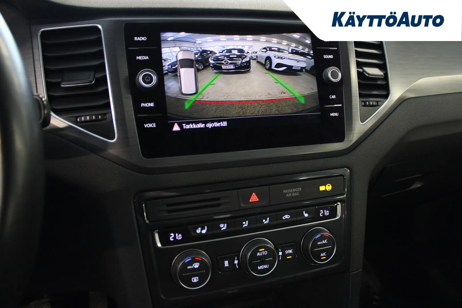 VOLKSWAGEN GOLF SPORTSVAN IOL-276 carousel image