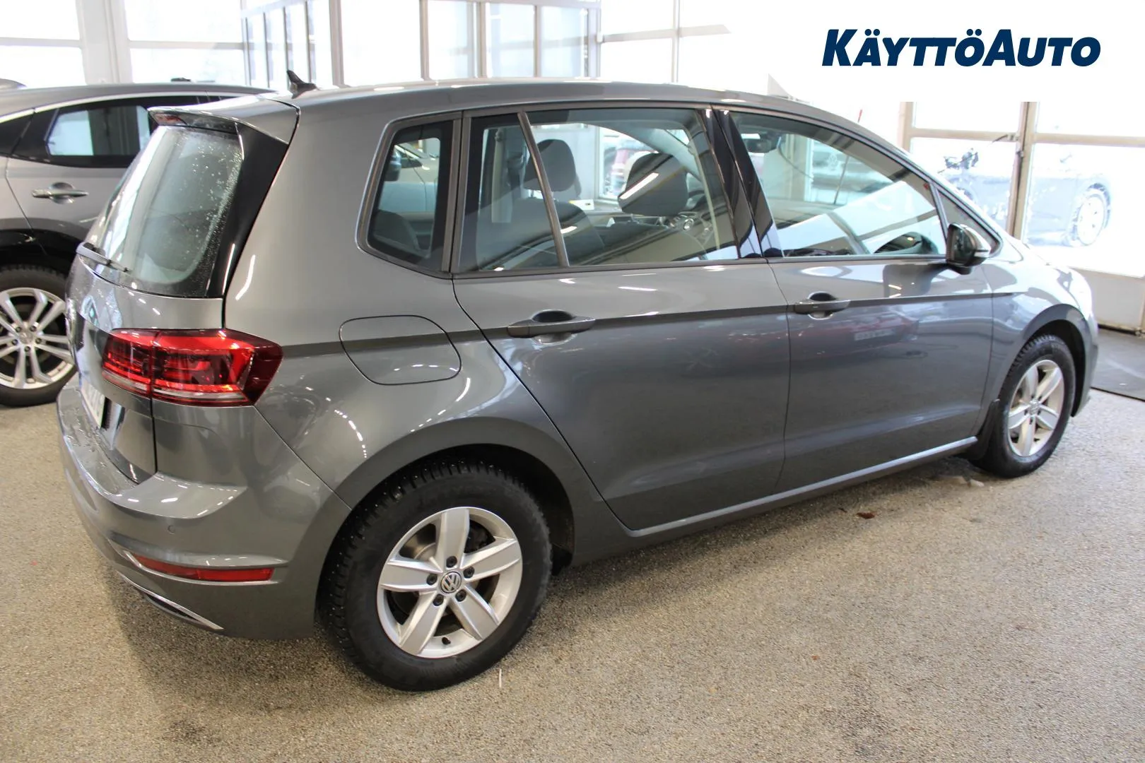 VOLKSWAGEN GOLF SPORTSVAN IOL-276 carousel image