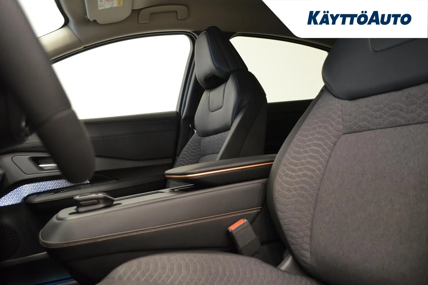 Nissan Ariya XTB-883 carousel image