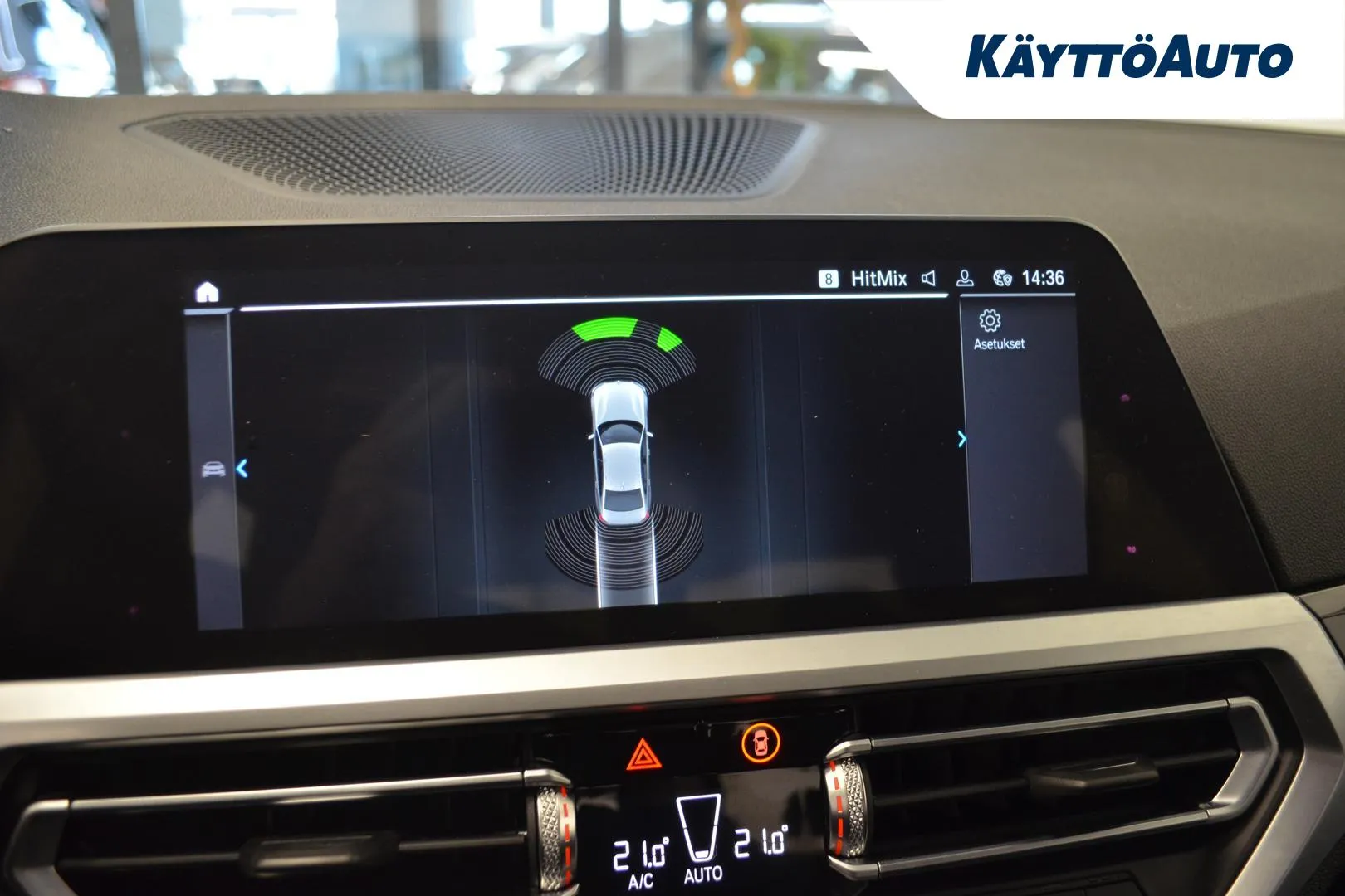 BMW 330 JLM-359 carousel image