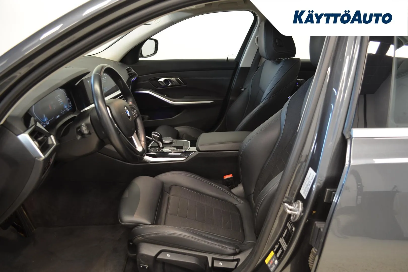 BMW 330 JLM-359 carousel image