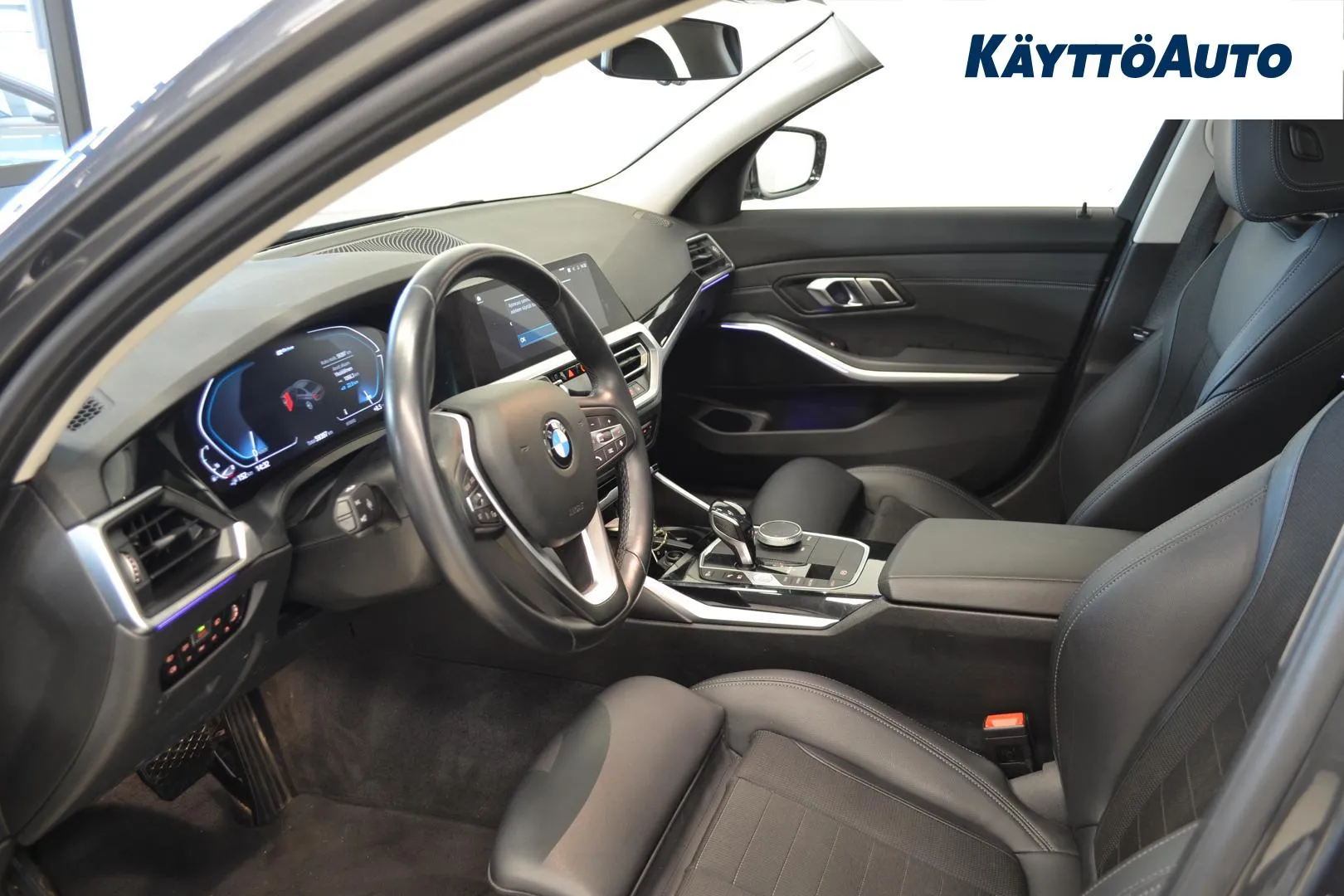 BMW 330 JLM-359 carousel image