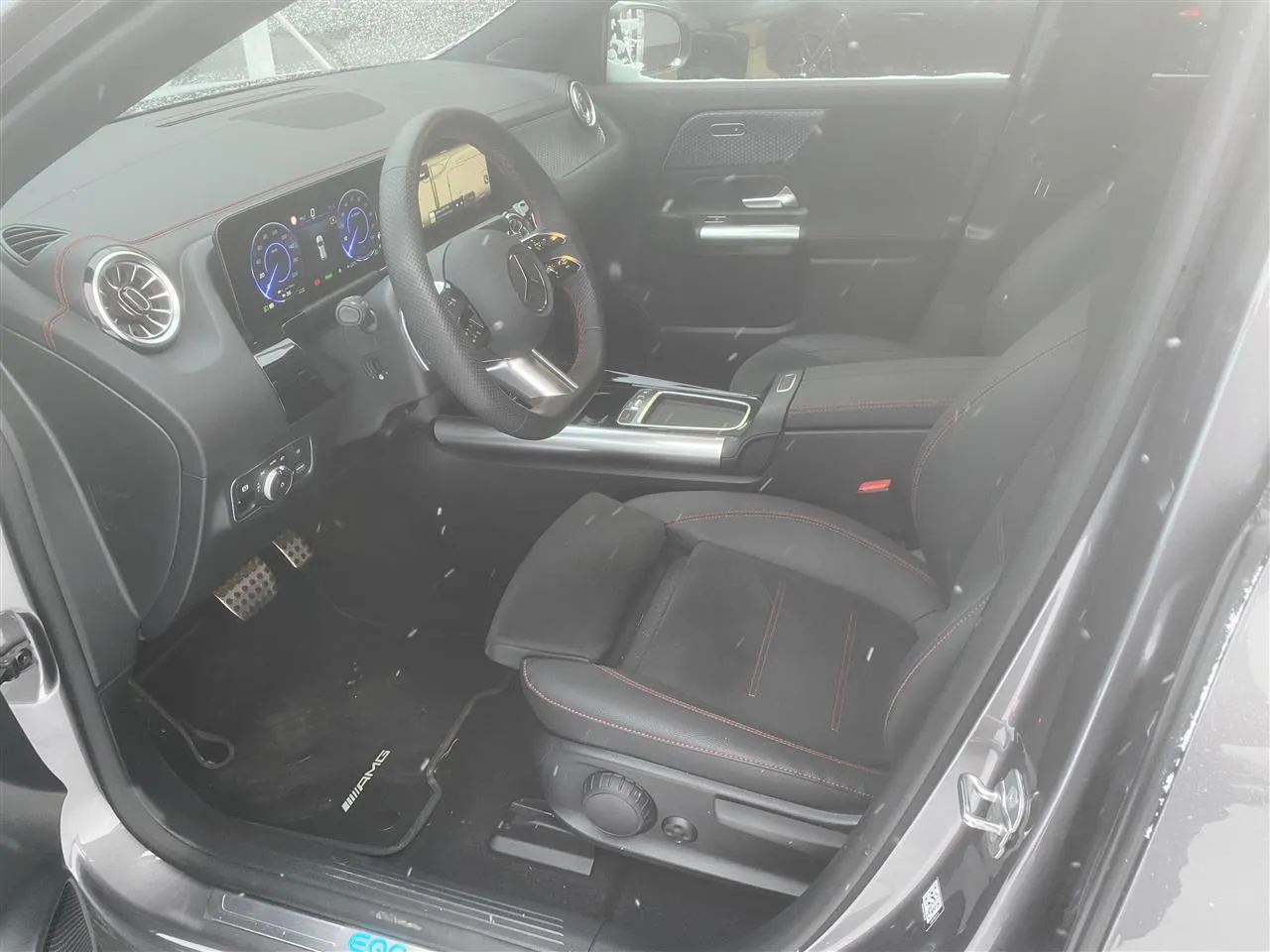 MERCEDES-BENZ EQA EVL-364 carousel image