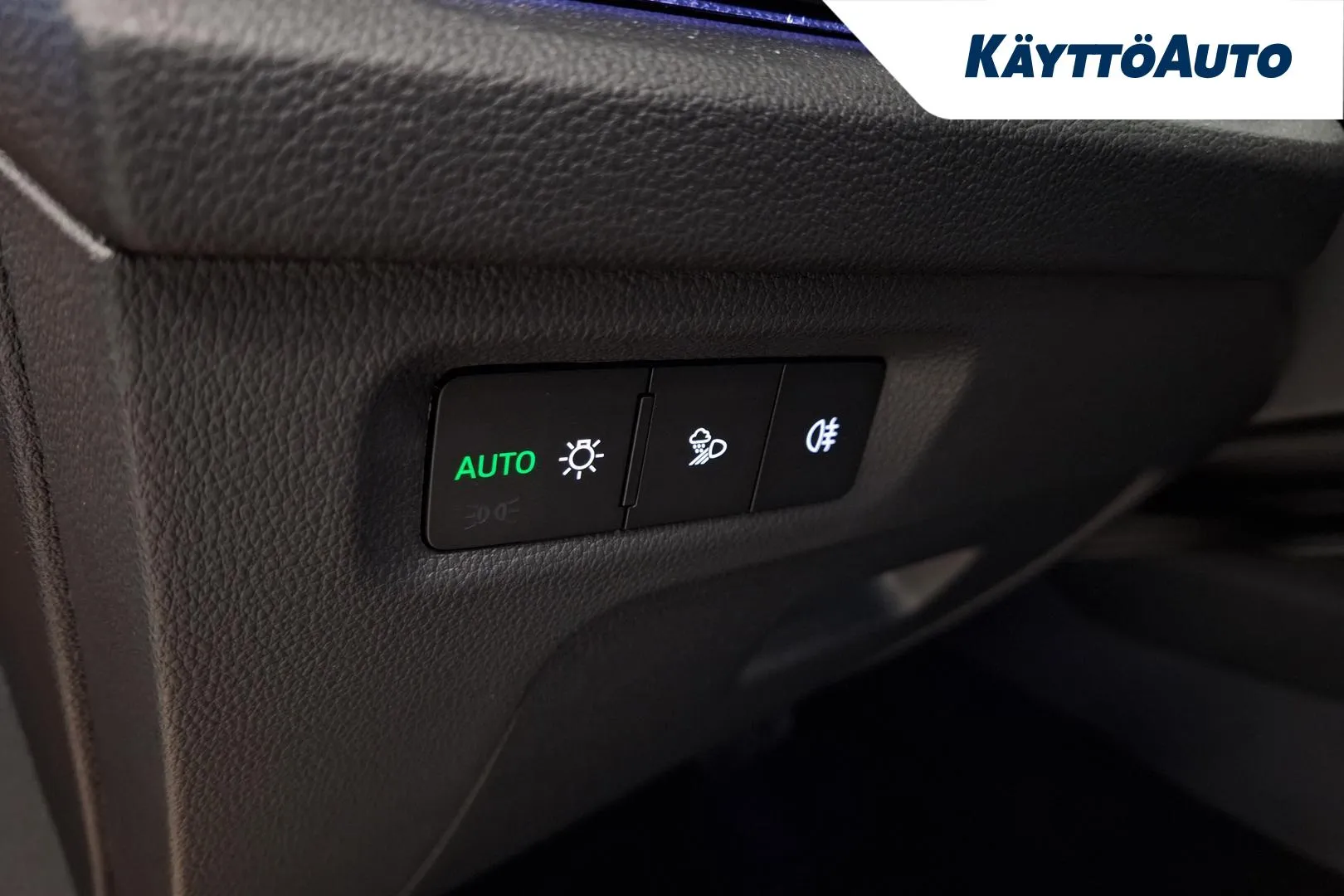 Skoda Octavia NNZ-857 carousel image