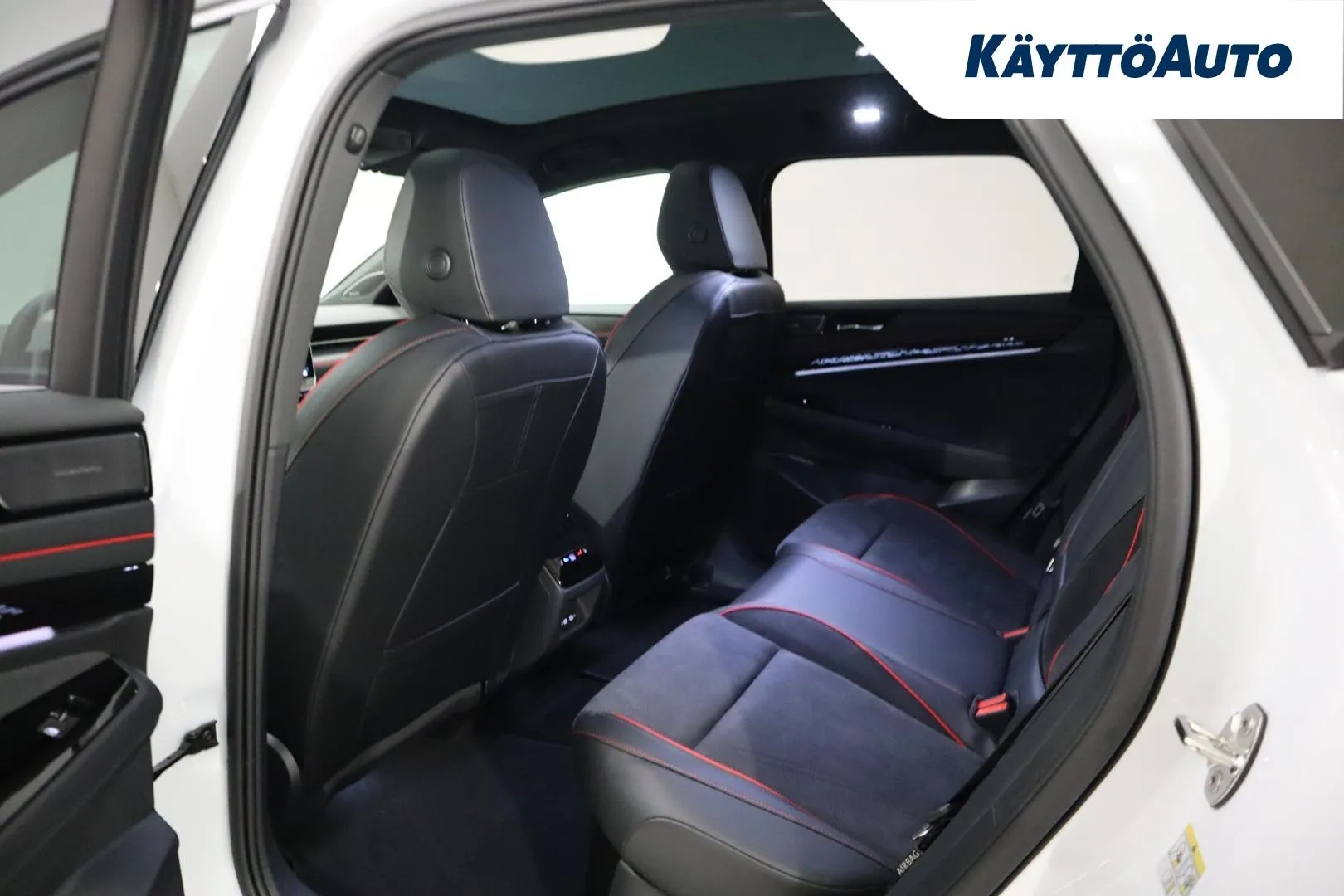 Volkswagen ID.7 EVJ-449 carousel image