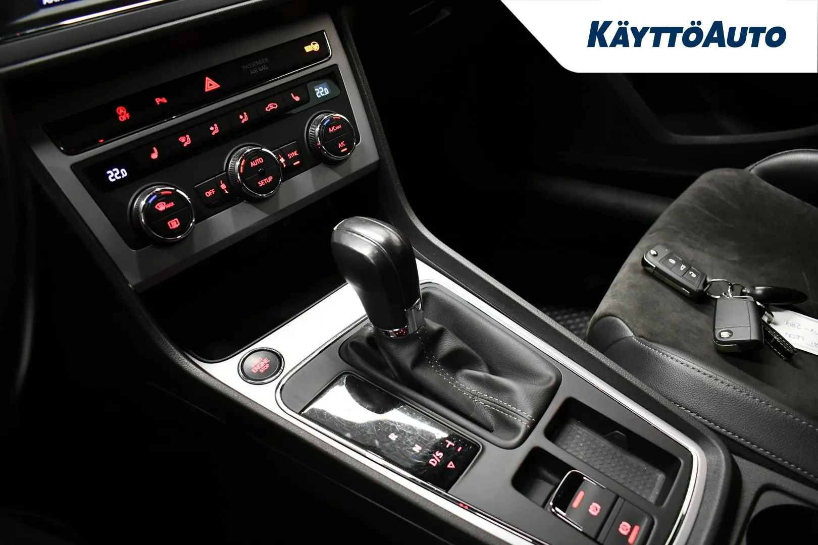 SEAT Leon ZMX-284 carousel image