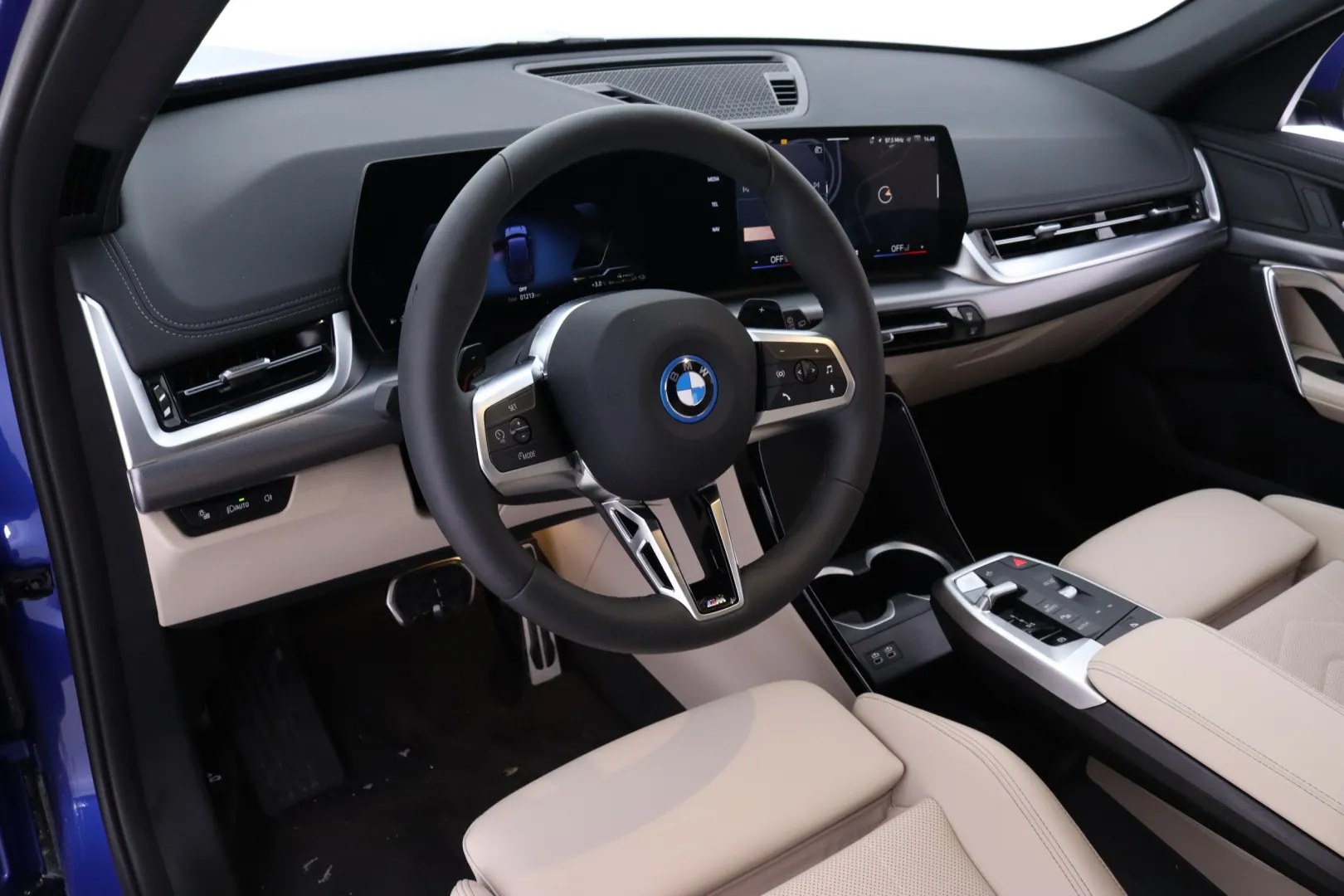 BMW X1 XSX-274 carousel image