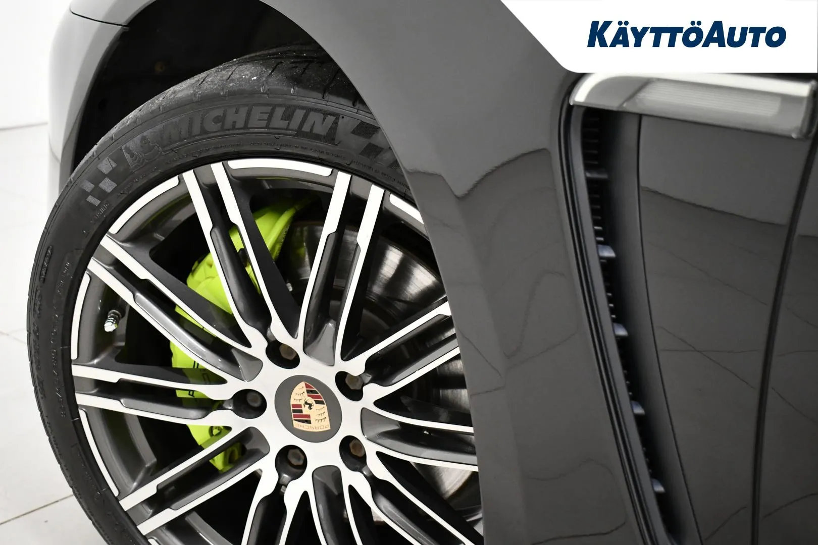 PORSCHE Panamera YIO-288 carousel image