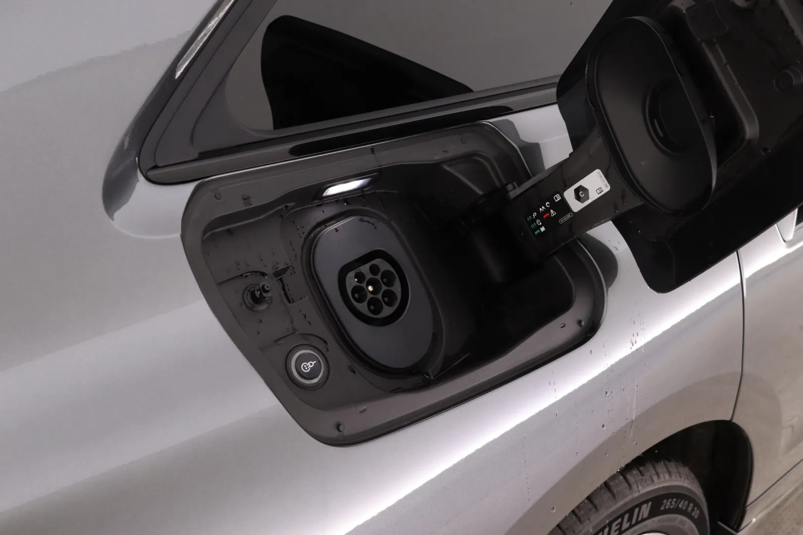 Audi A6 e-tron ISC-620 carousel image