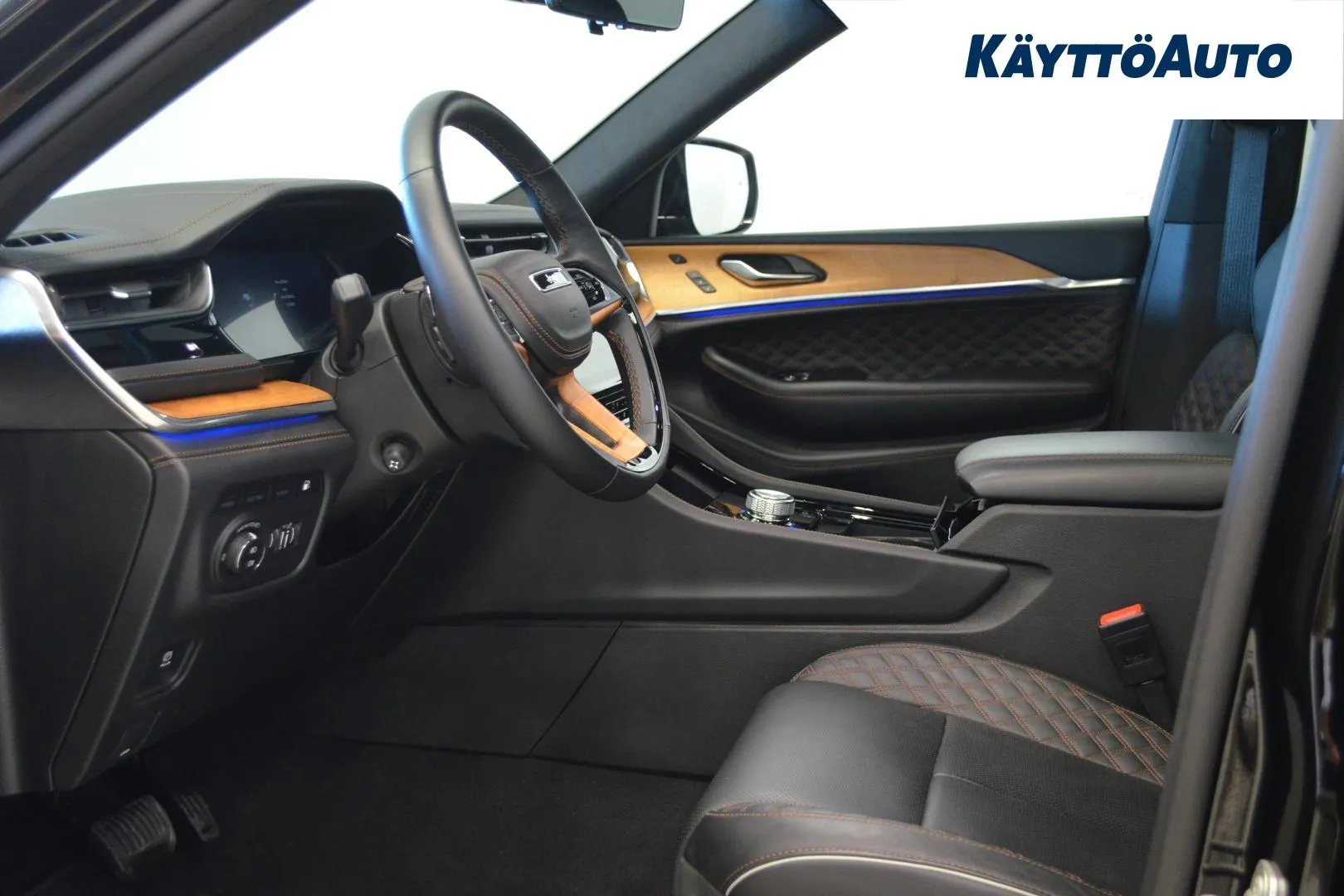 JEEP Grand Cherokee JNN-621 carousel image