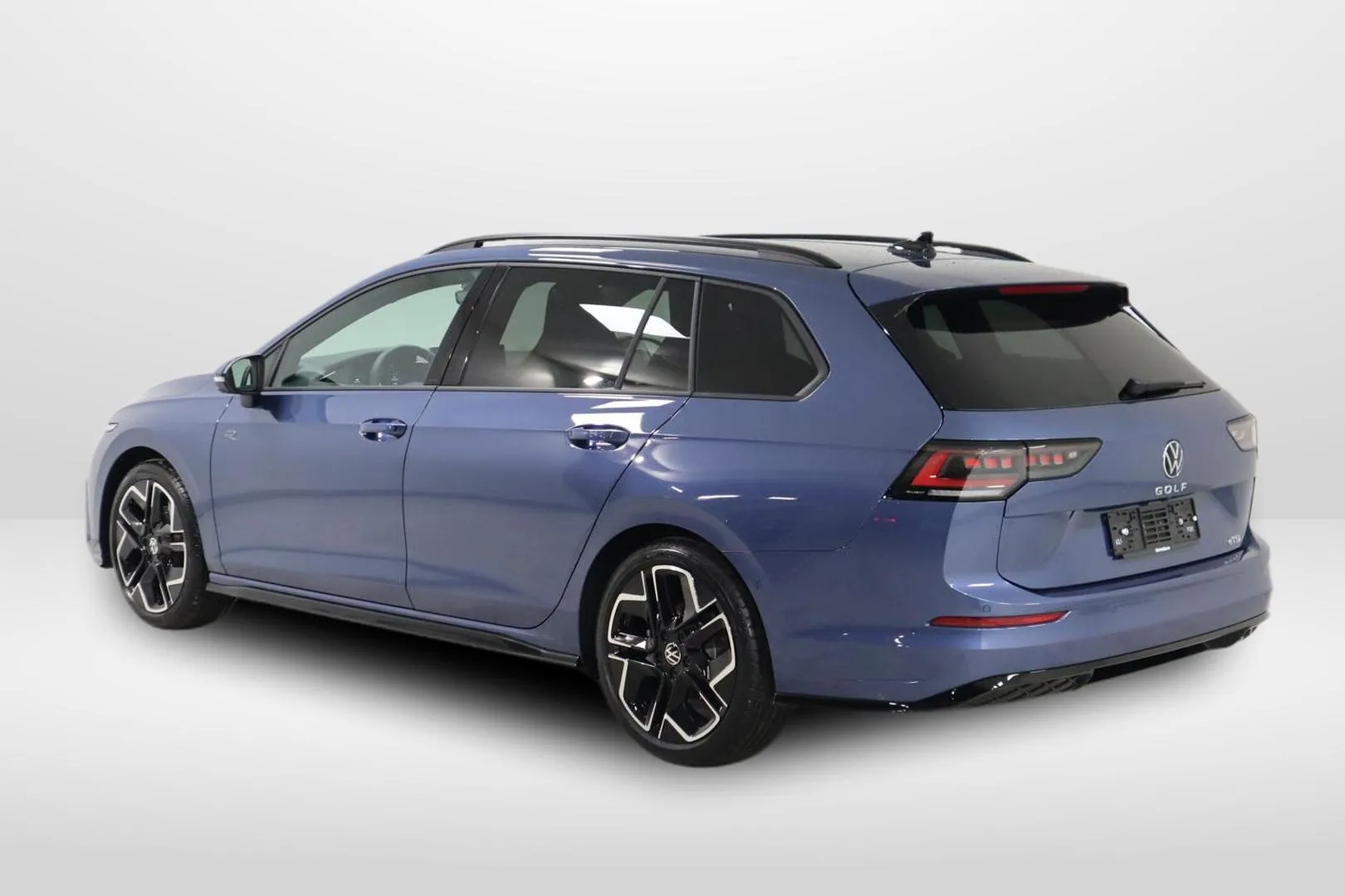 Volkswagen Golf JNY-835 carousel image