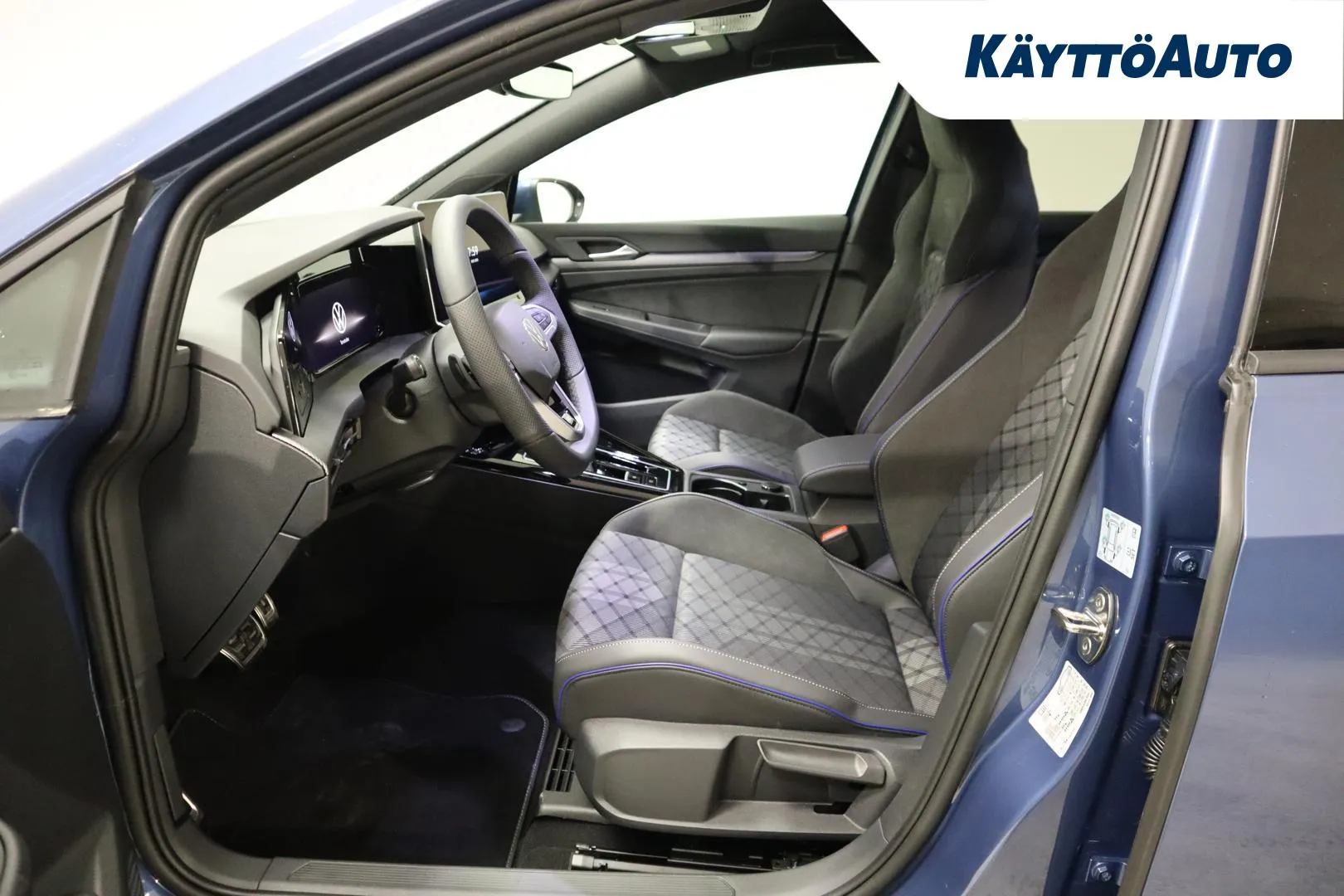 Volkswagen Golf JNY-835 carousel image