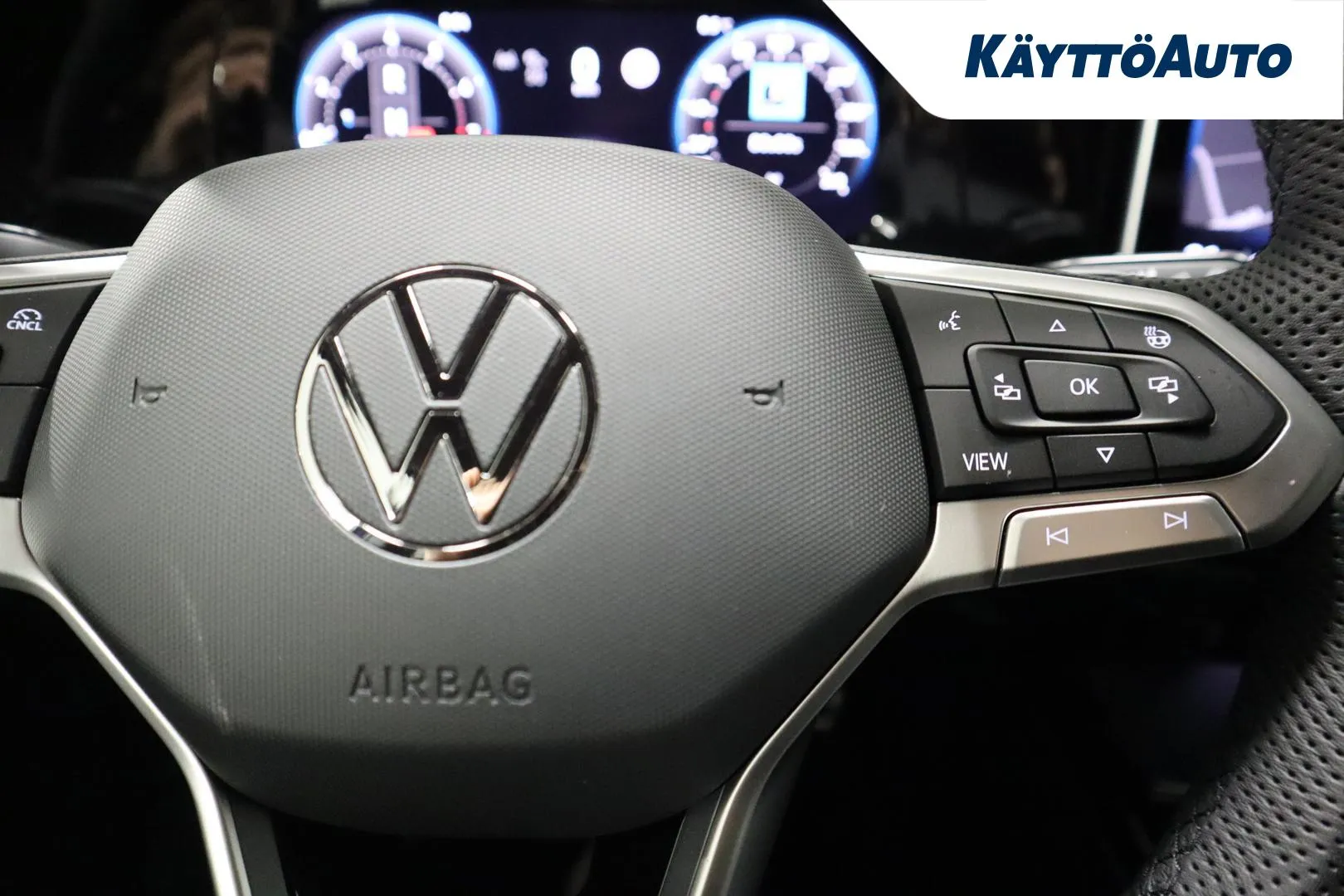 Volkswagen Golf JNY-835 carousel image