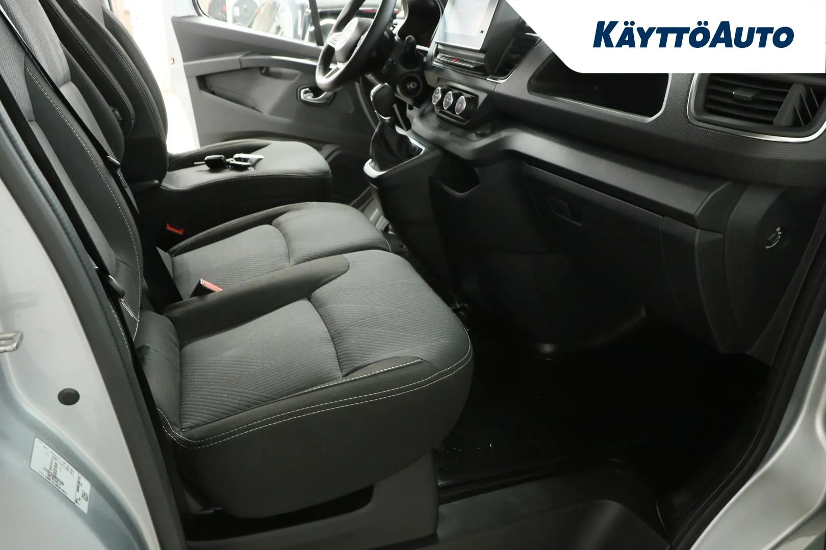 Nissan Primastar OZV-632 carousel image