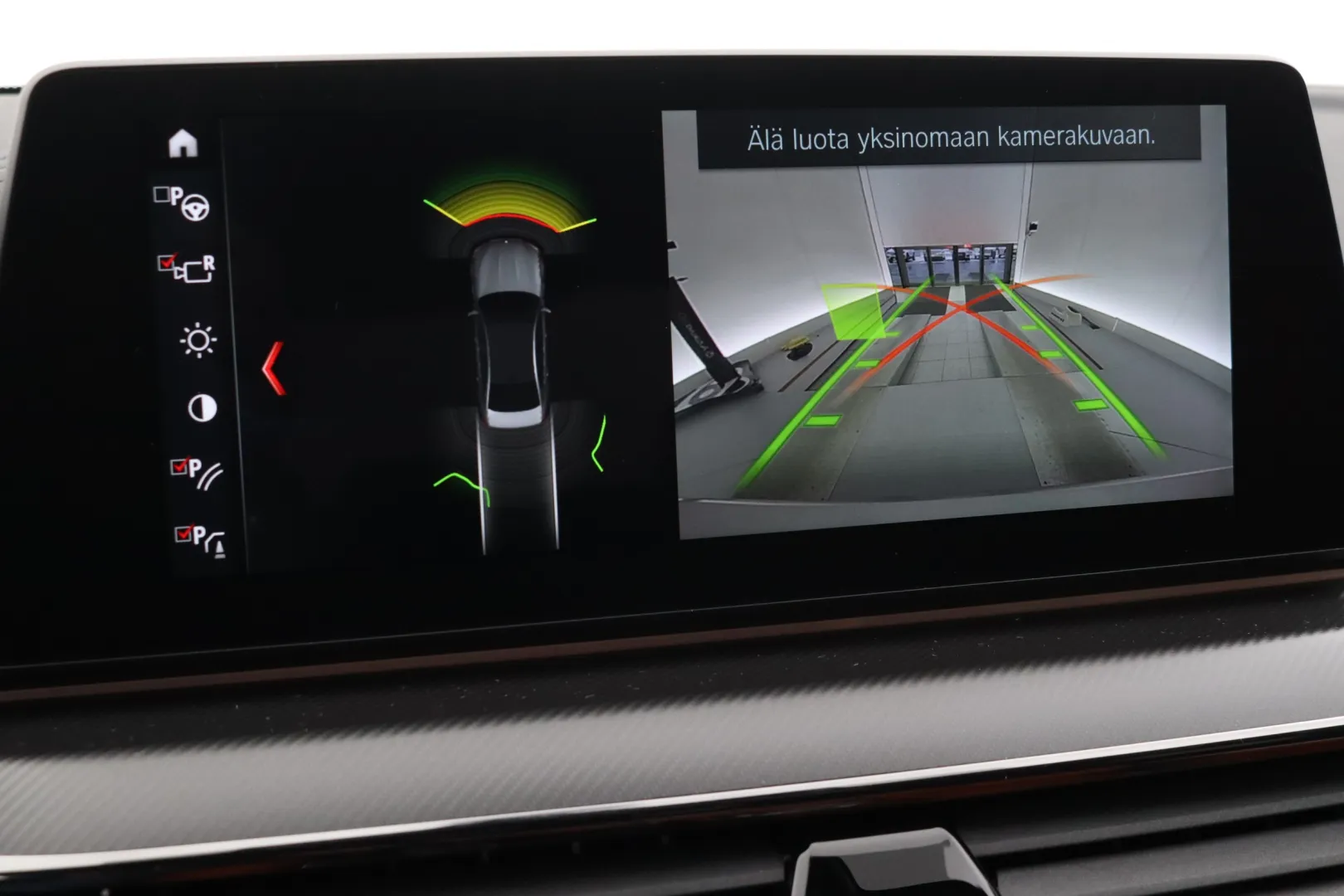 BMW M5 SMU-384 carousel image