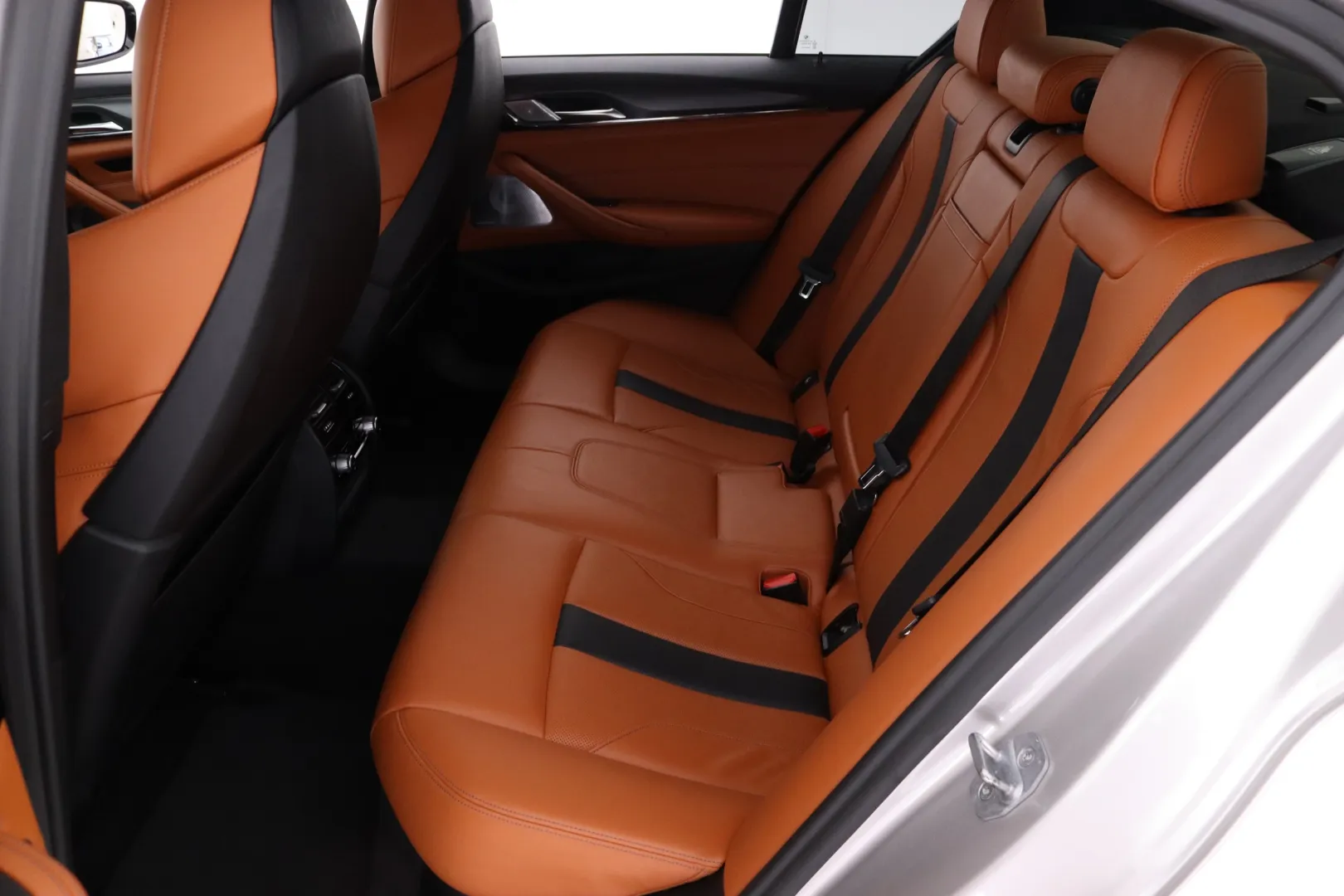 BMW M5 SMU-384 carousel image