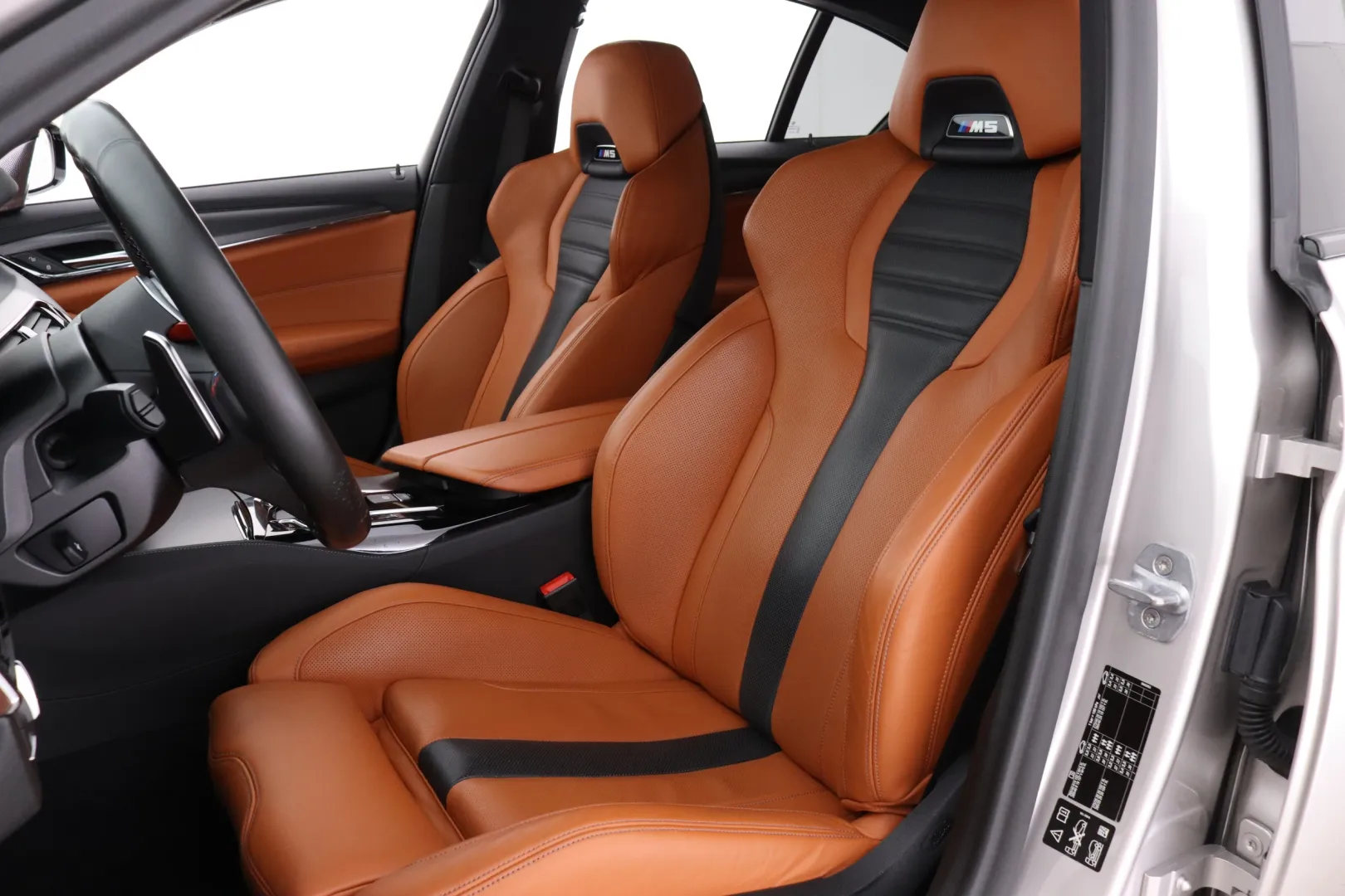 BMW M5 SMU-384 carousel image