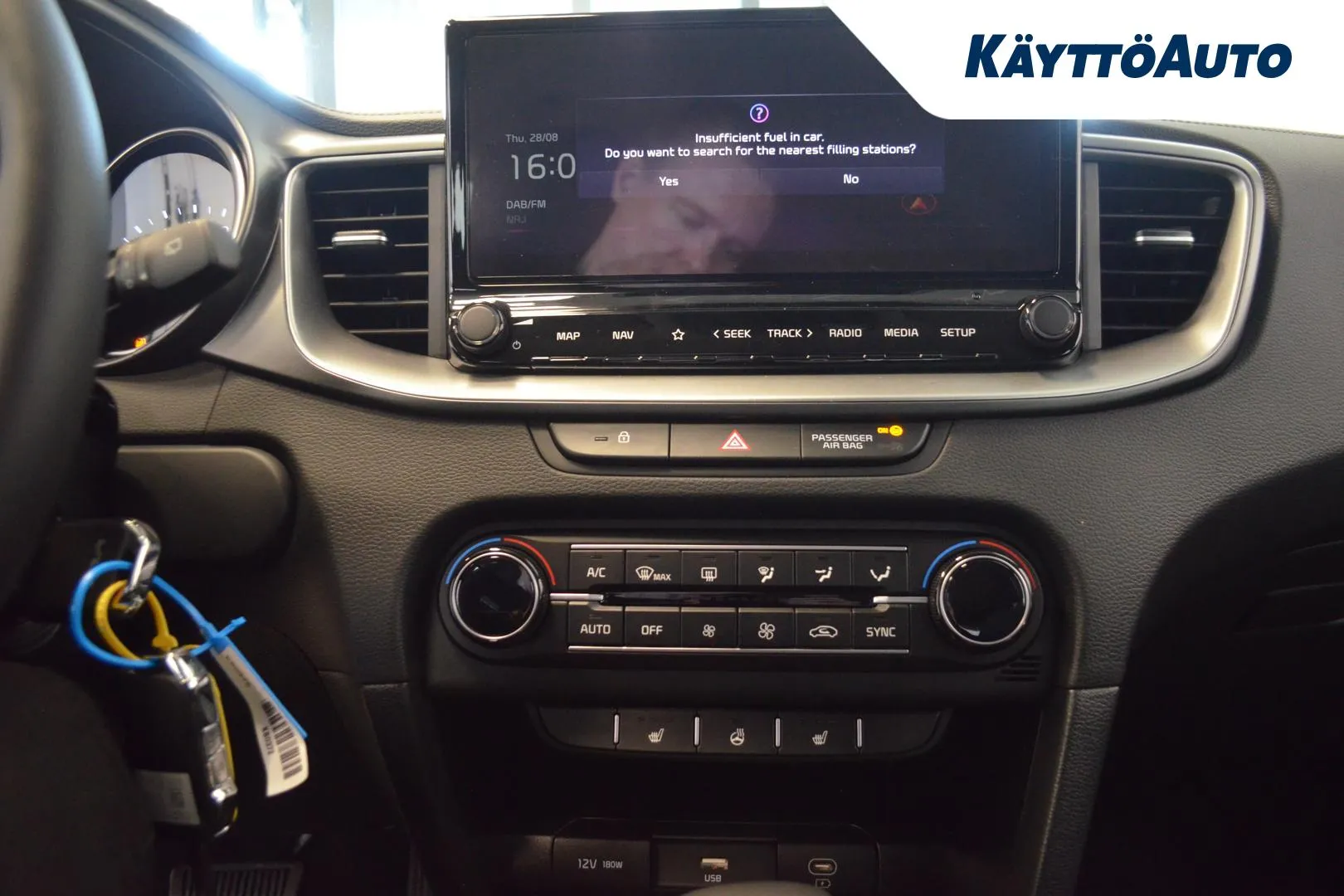 Kia Ceed ZPH-627 carousel image