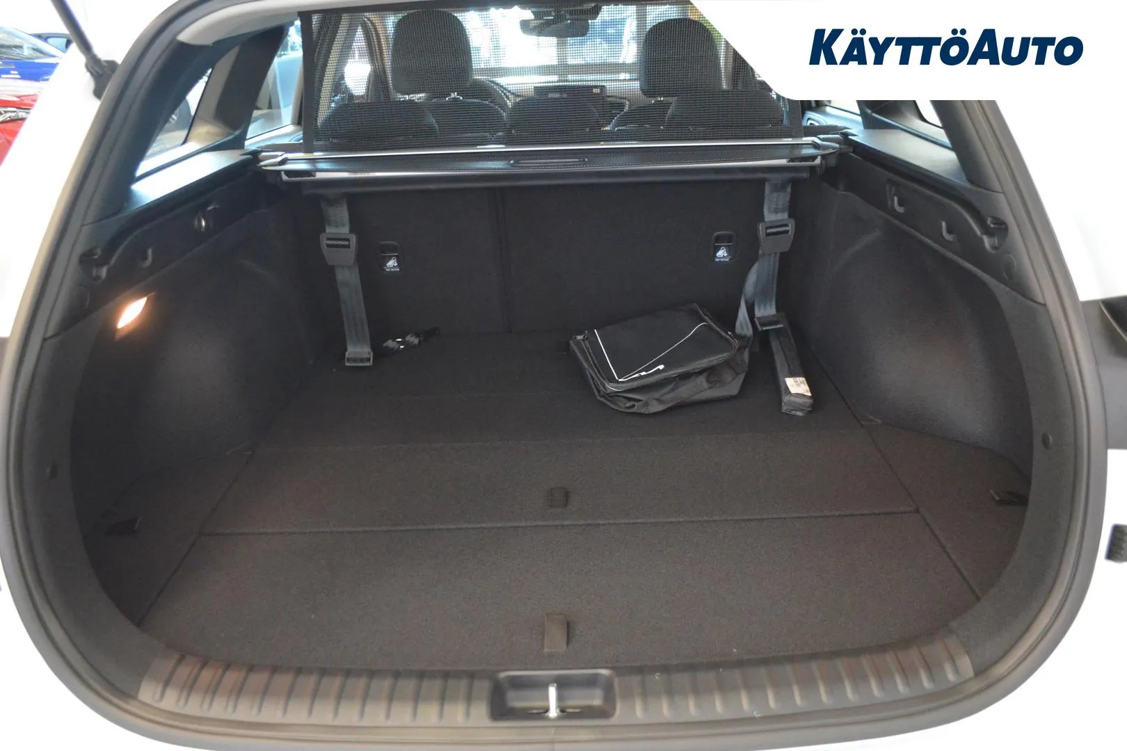 Kia Ceed ZPH-627 carousel image