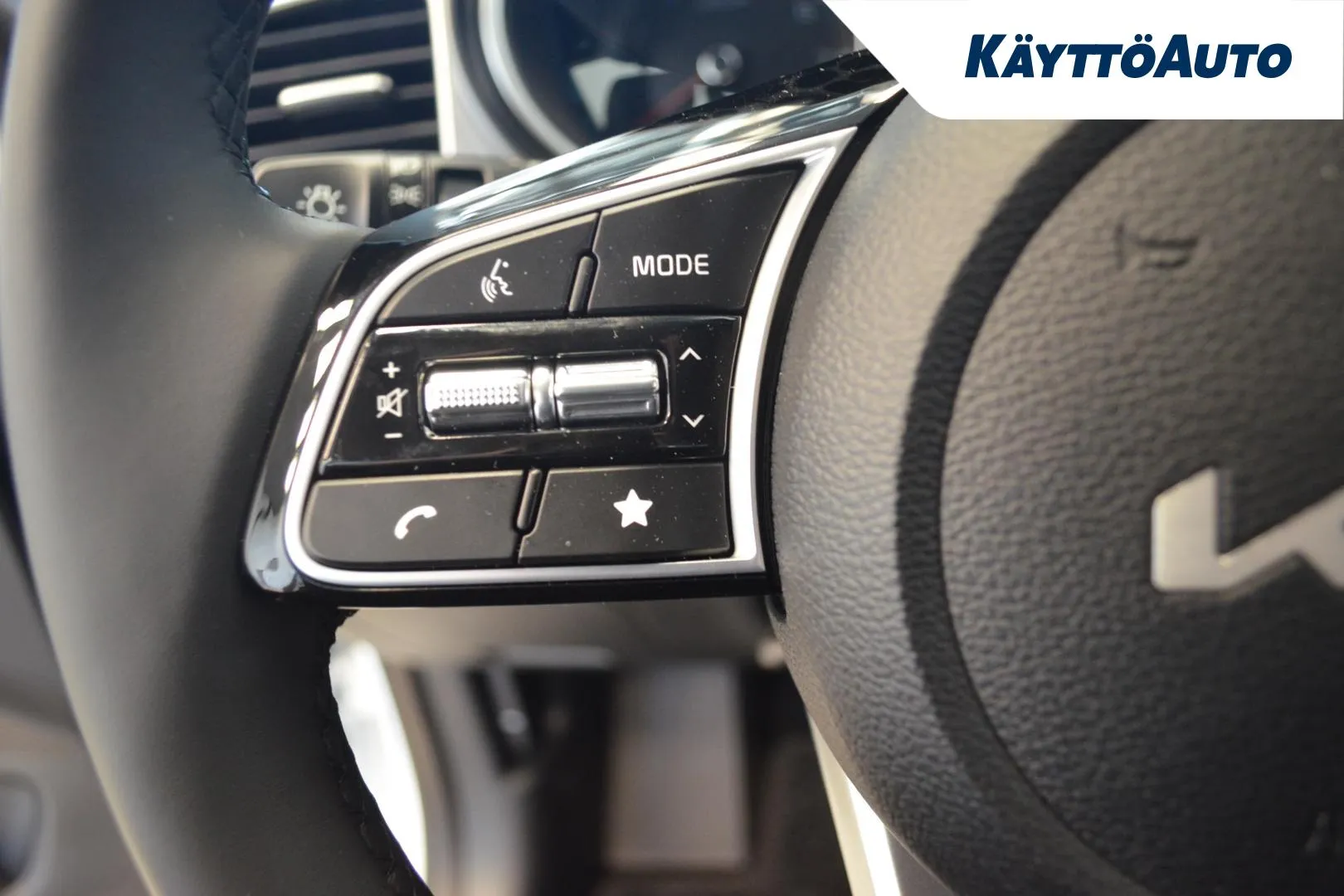 Kia Ceed ZPH-627 carousel image