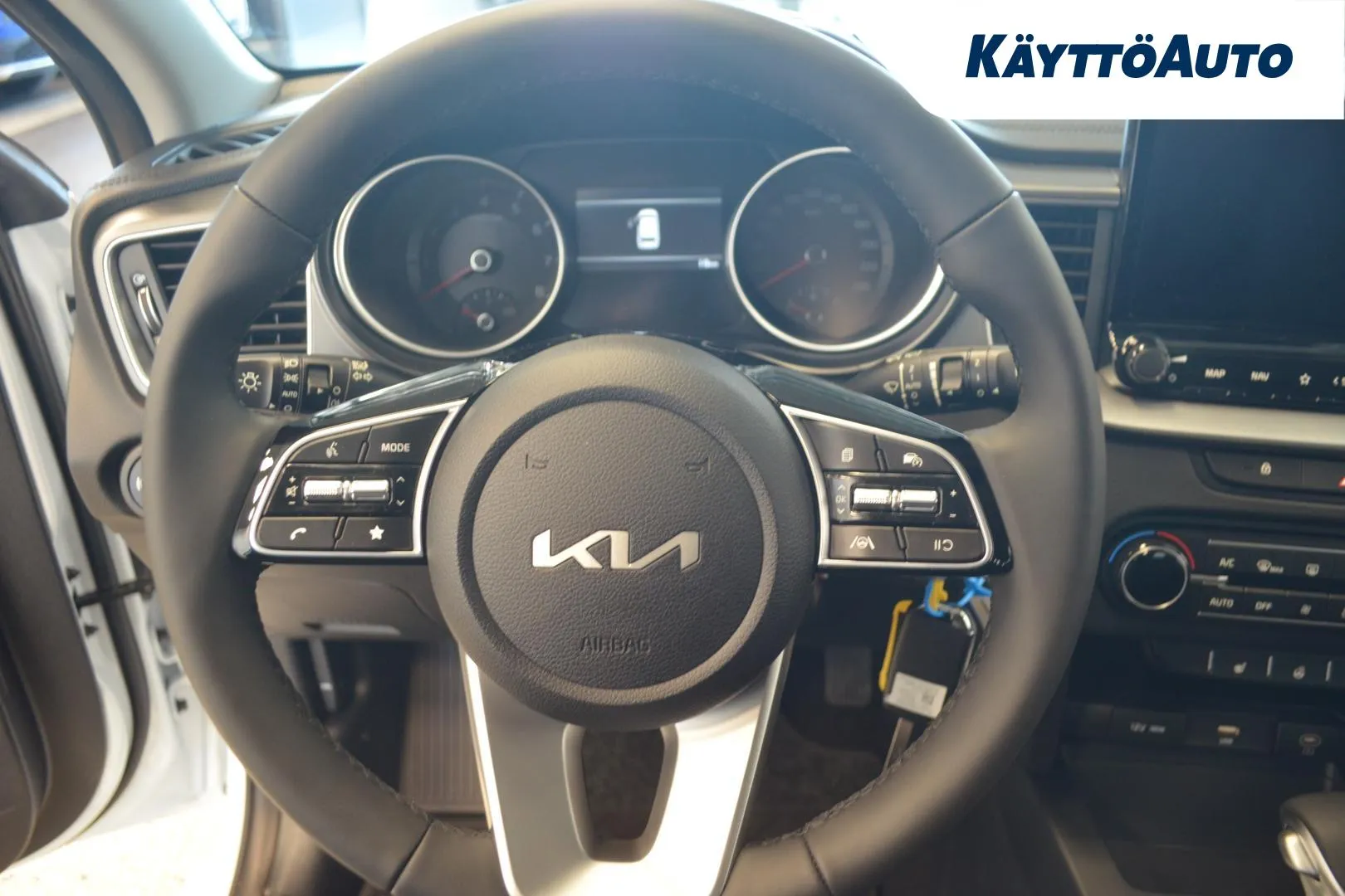 Kia Ceed ZPH-627 carousel image