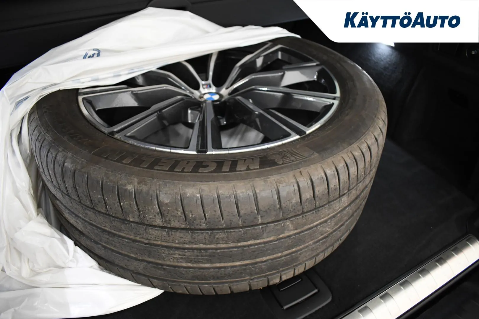 BMW X5 IZA-568 carousel image