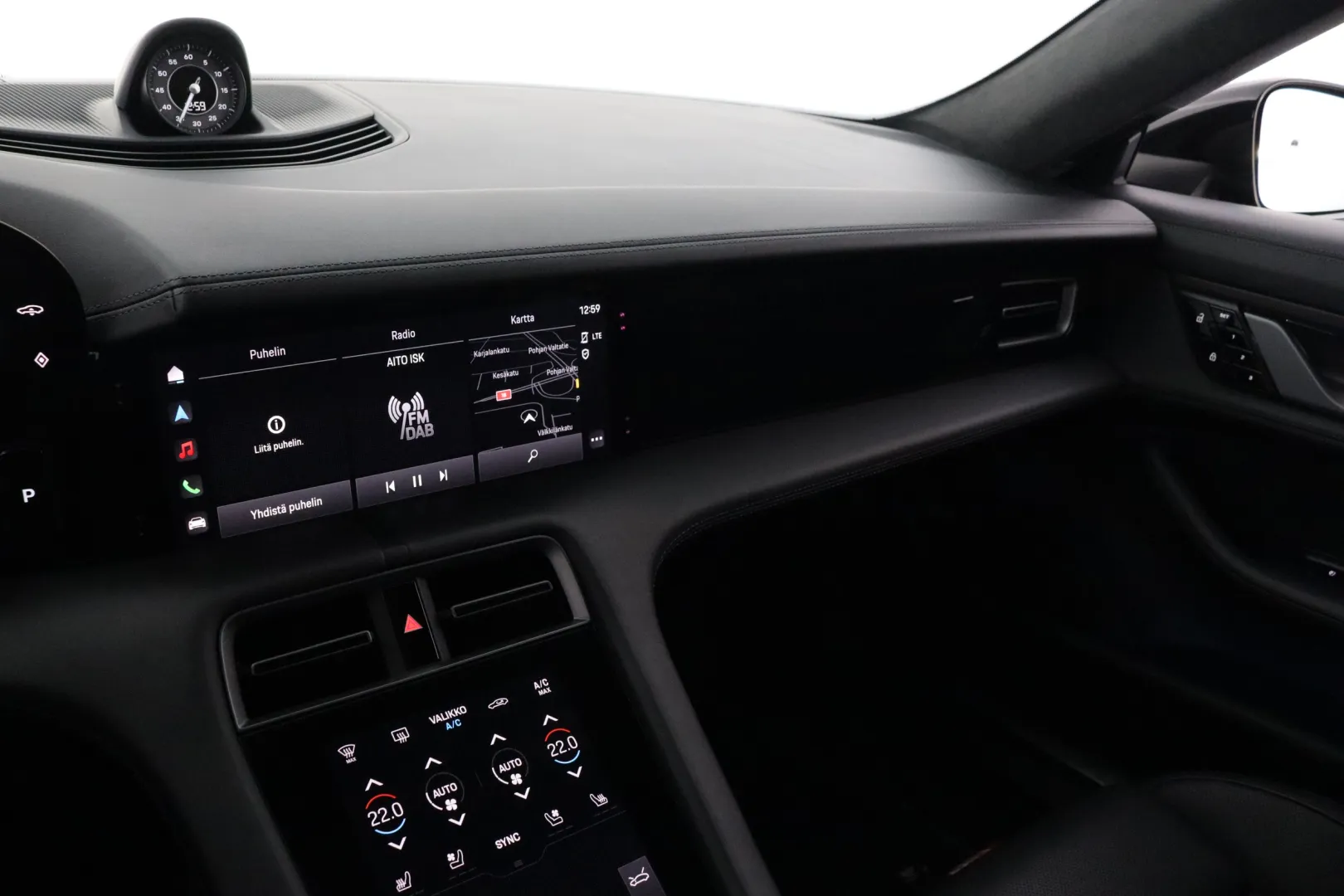 PORSCHE Taycan LSN-415 carousel image