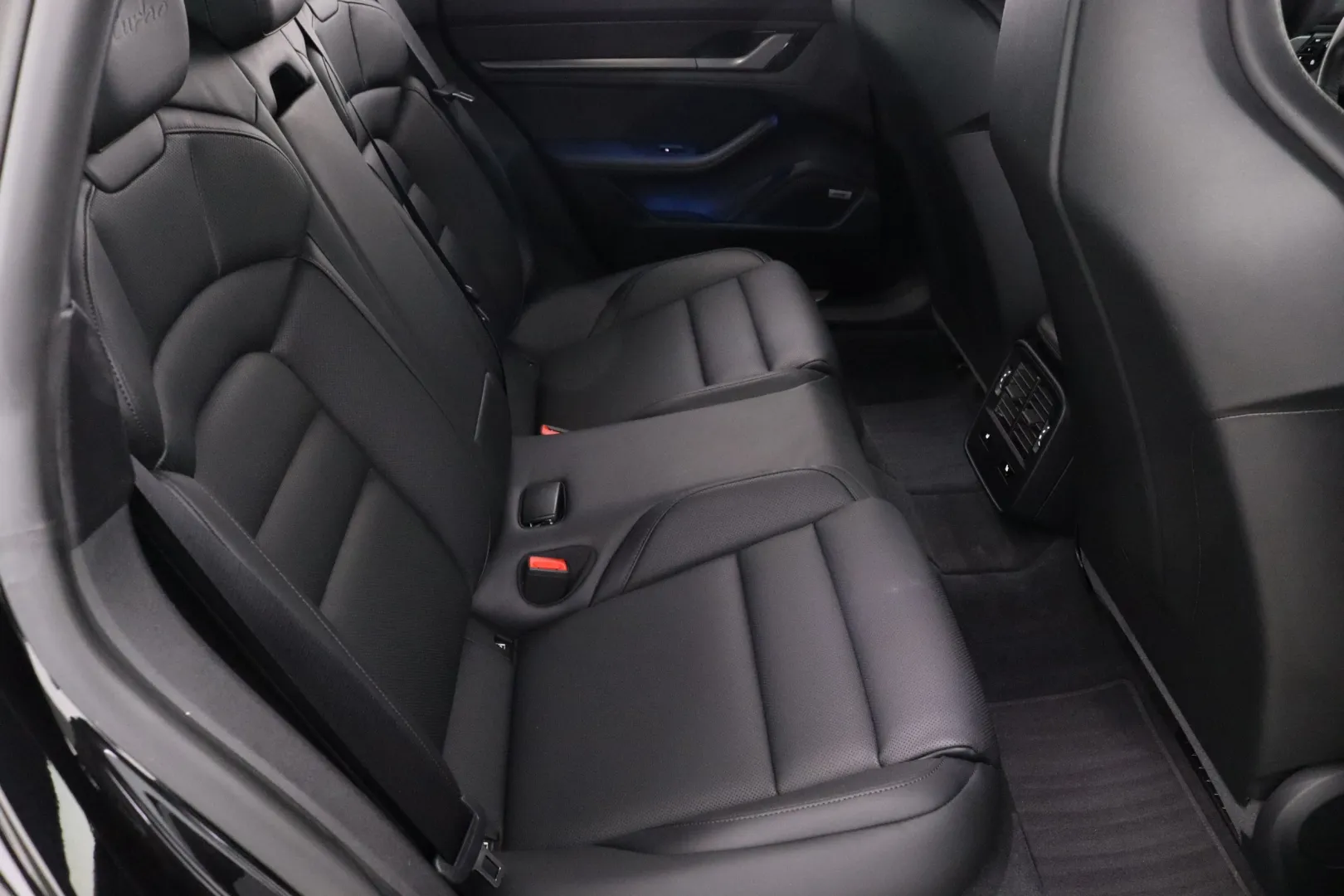 PORSCHE Taycan LSN-415 carousel image