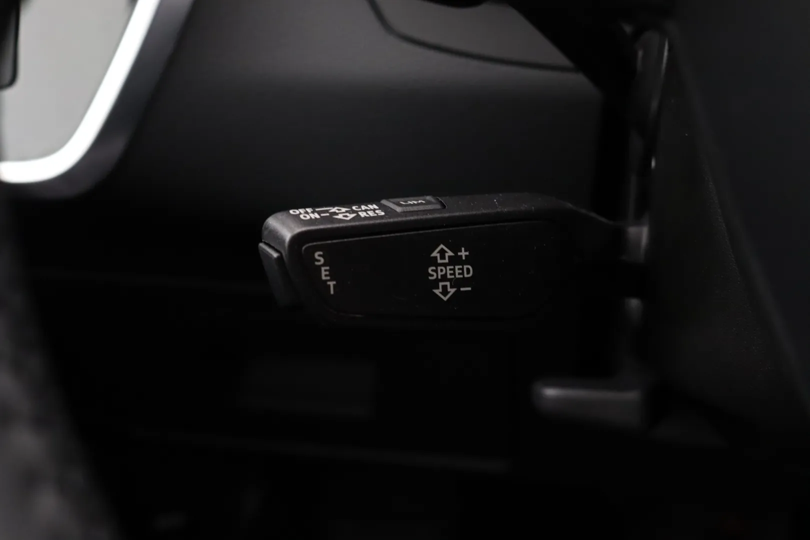 AUDI A6 ZMX-292 carousel image