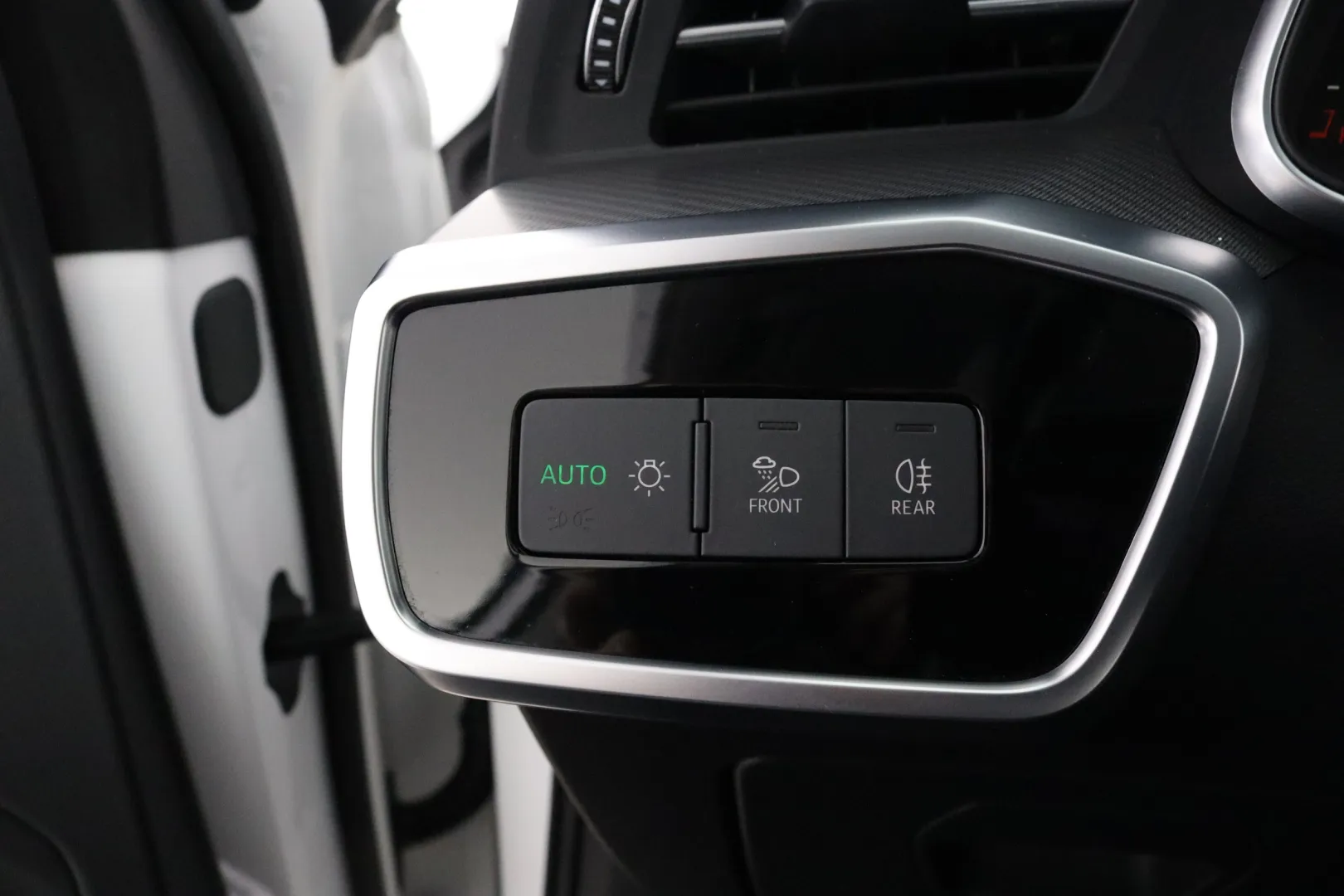 AUDI A6 ZMX-292 carousel image