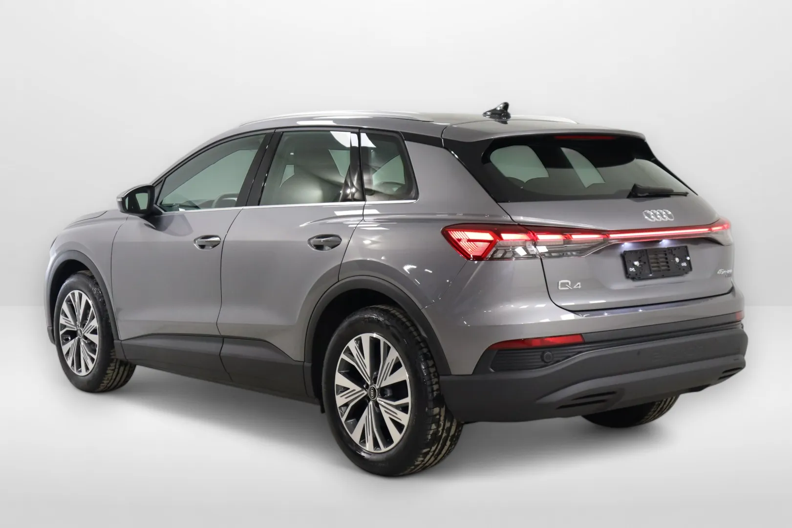 Audi Q4 e-tron KXJ-561 carousel image