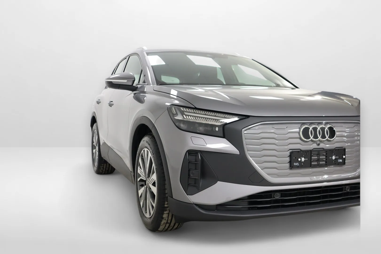 Audi Q4 e-tron KXJ-561 carousel image