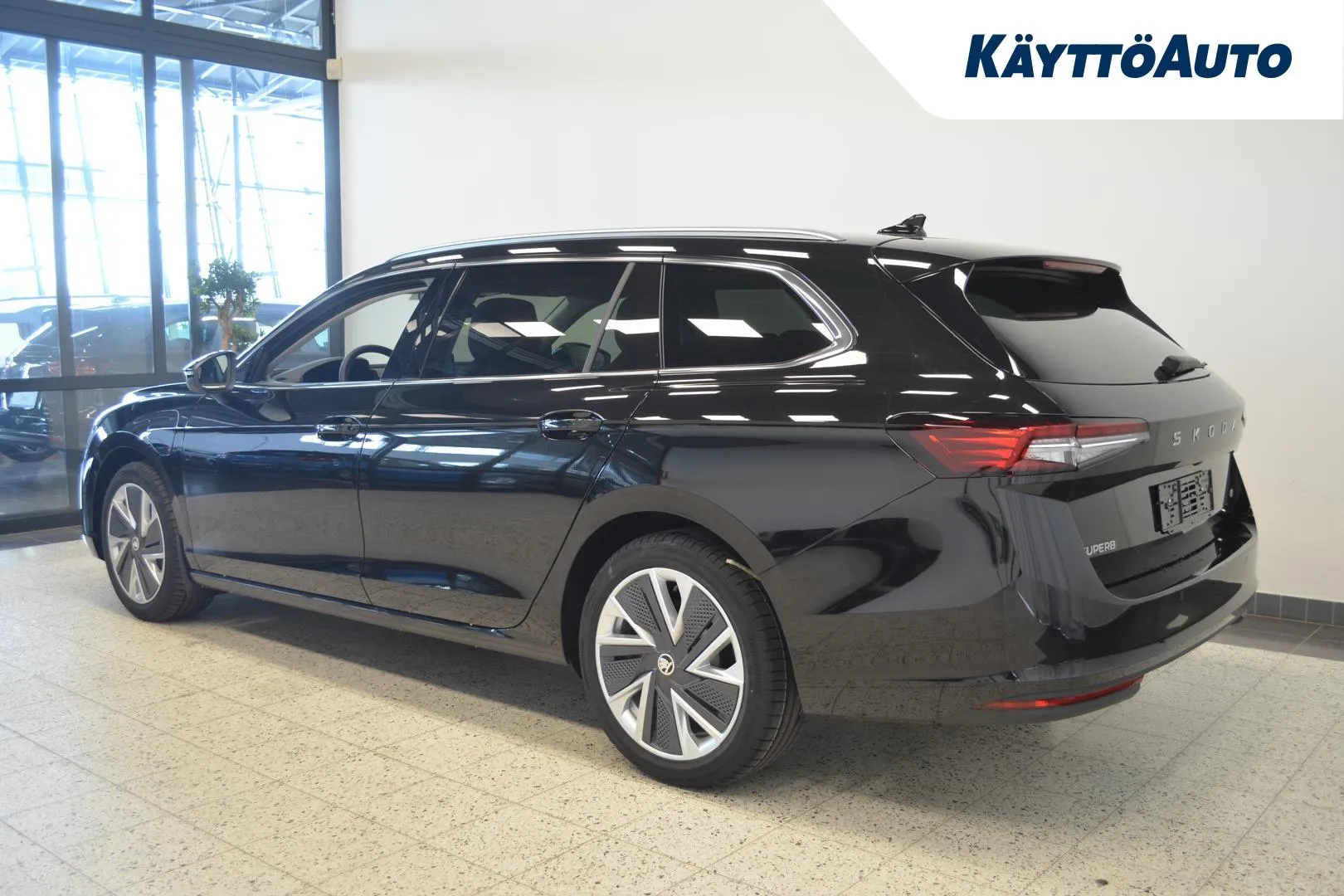 Skoda Superb JNP-707 carousel image