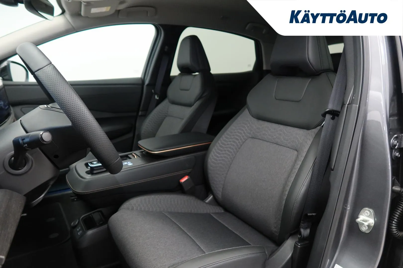 Nissan Ariya LTE-349 carousel image