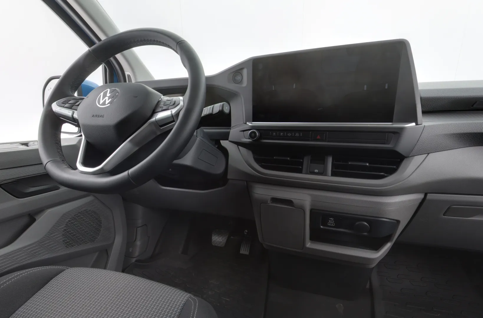 Volkswagen Transporter LTE-845 carousel image