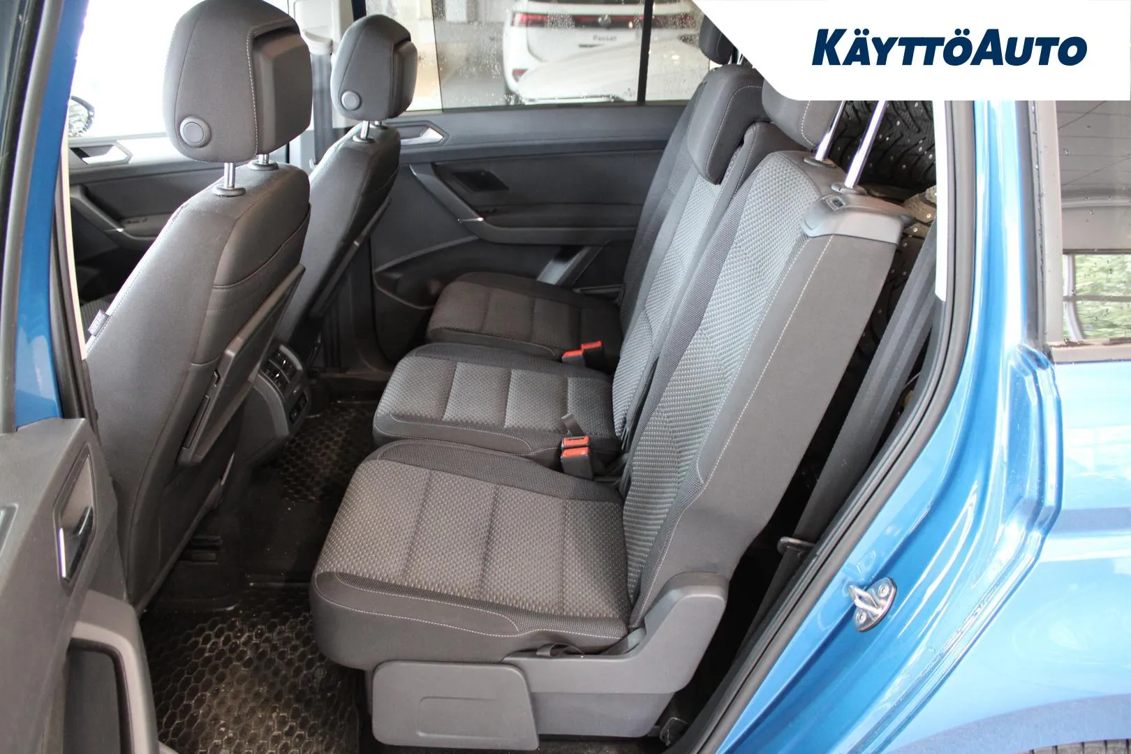 VOLKSWAGEN Touran FNM-323 carousel image