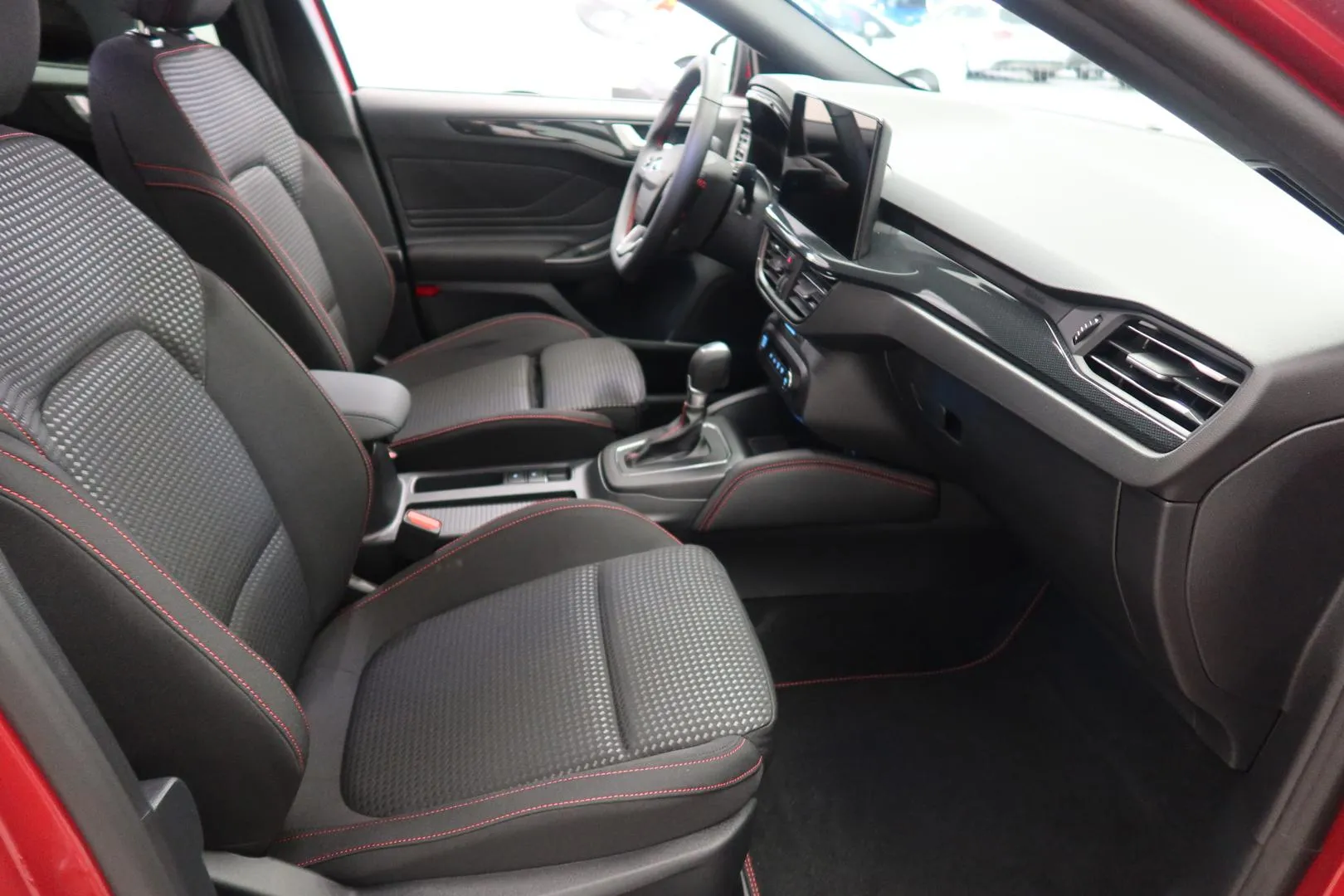 Ford Focus JNT-470 carousel image