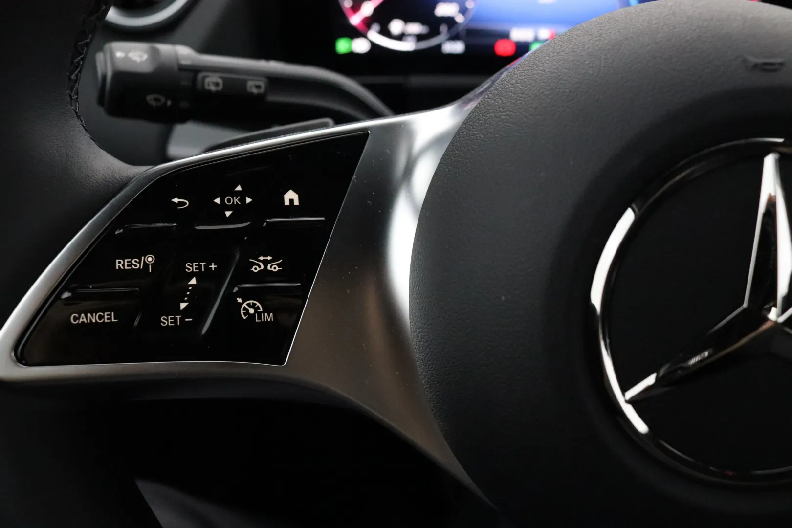 Mercedes-Benz GLA RXL-593 carousel image